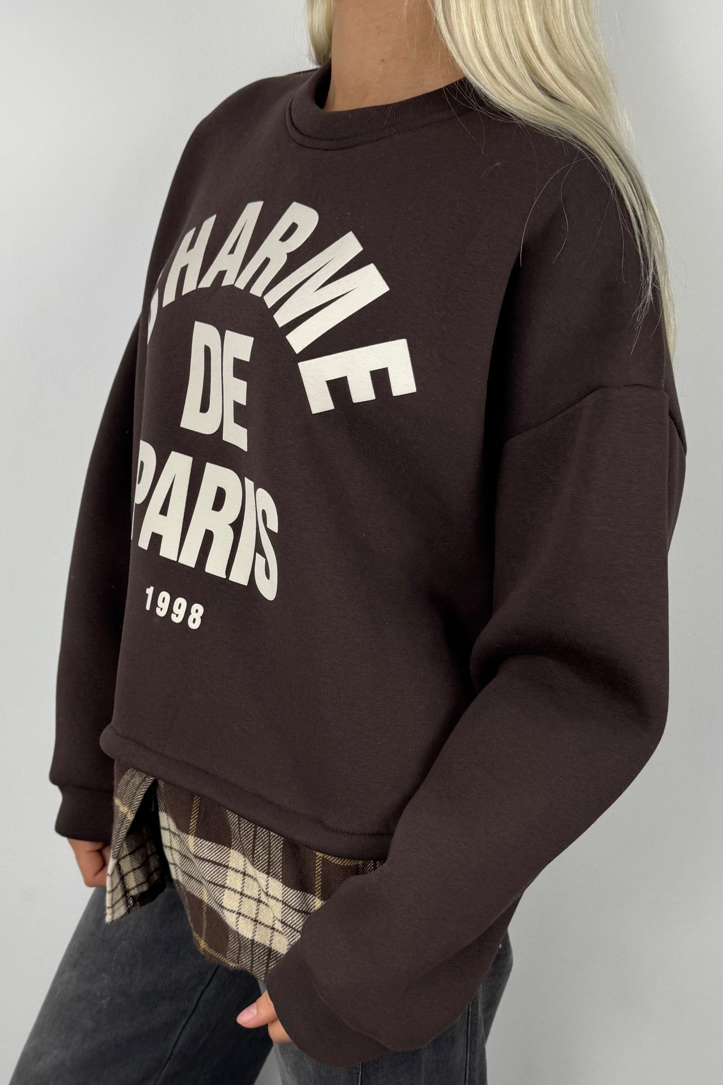 Sweatshirt mit „Charme de Paris“ Print und Karodetail-Choco