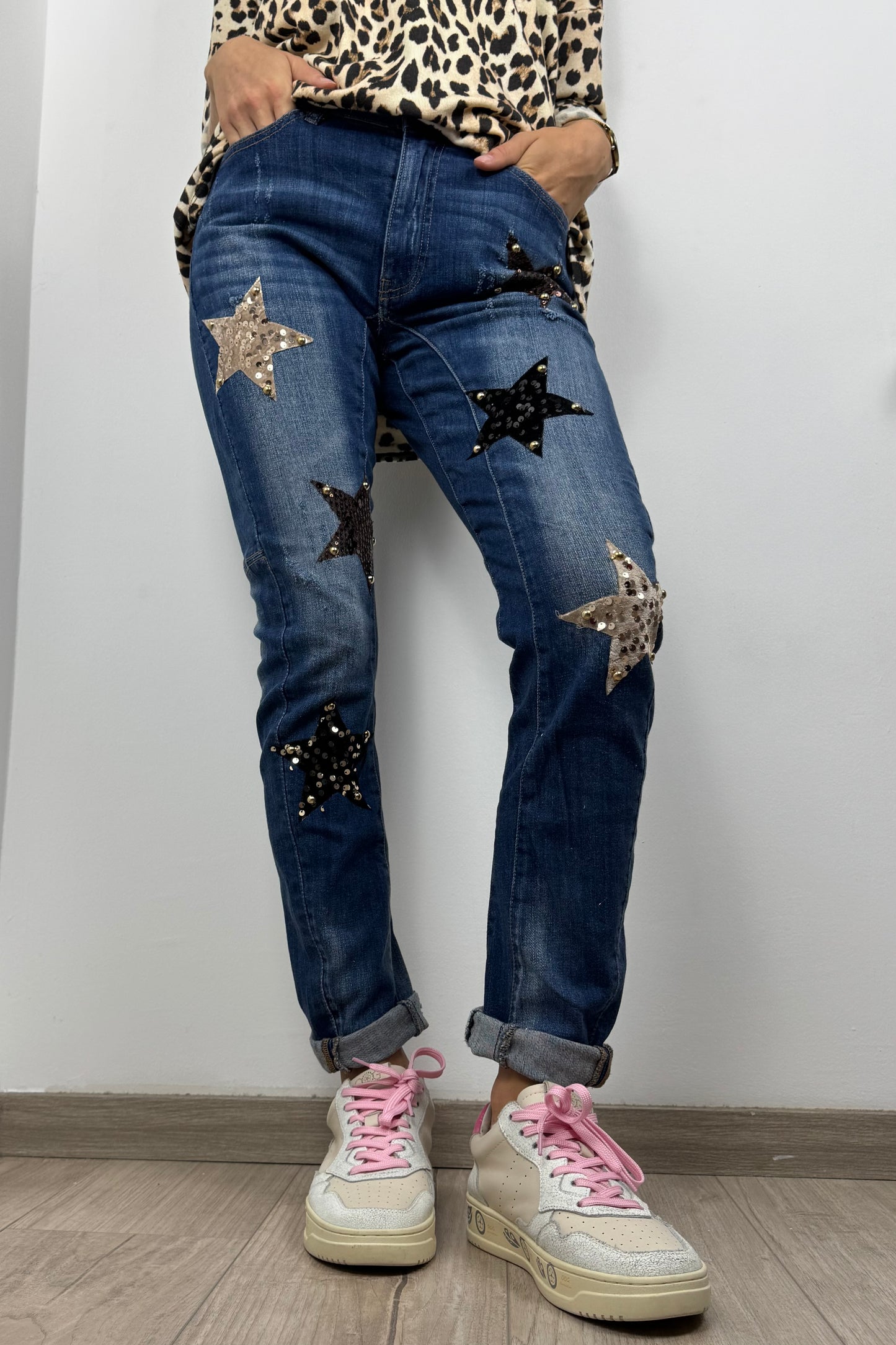 Trendige Jeans mit Sternen-Applikation
