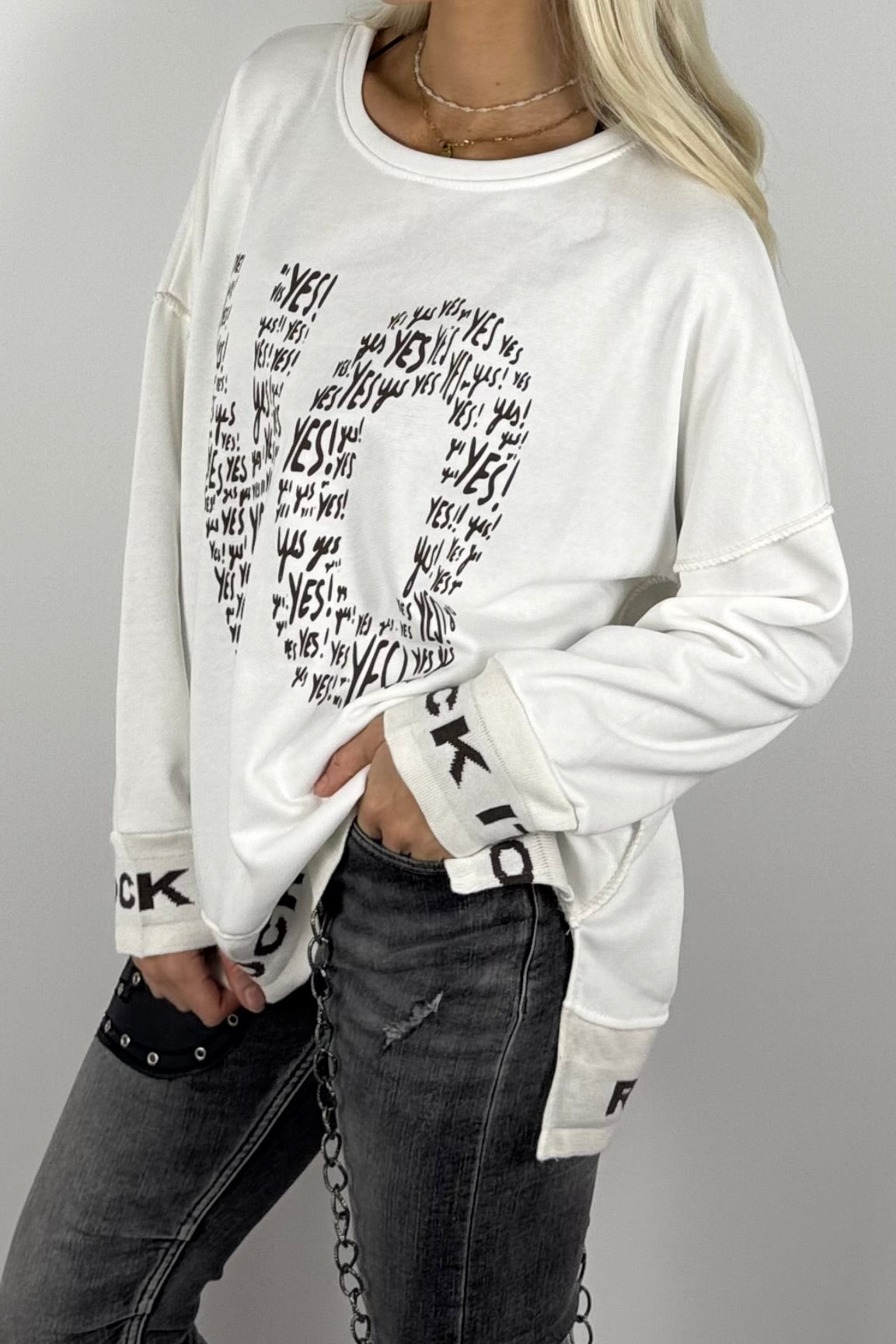 Damen-Sweatshirt mit „NO“-Print und „Rock It“-Bündchen-Weiß