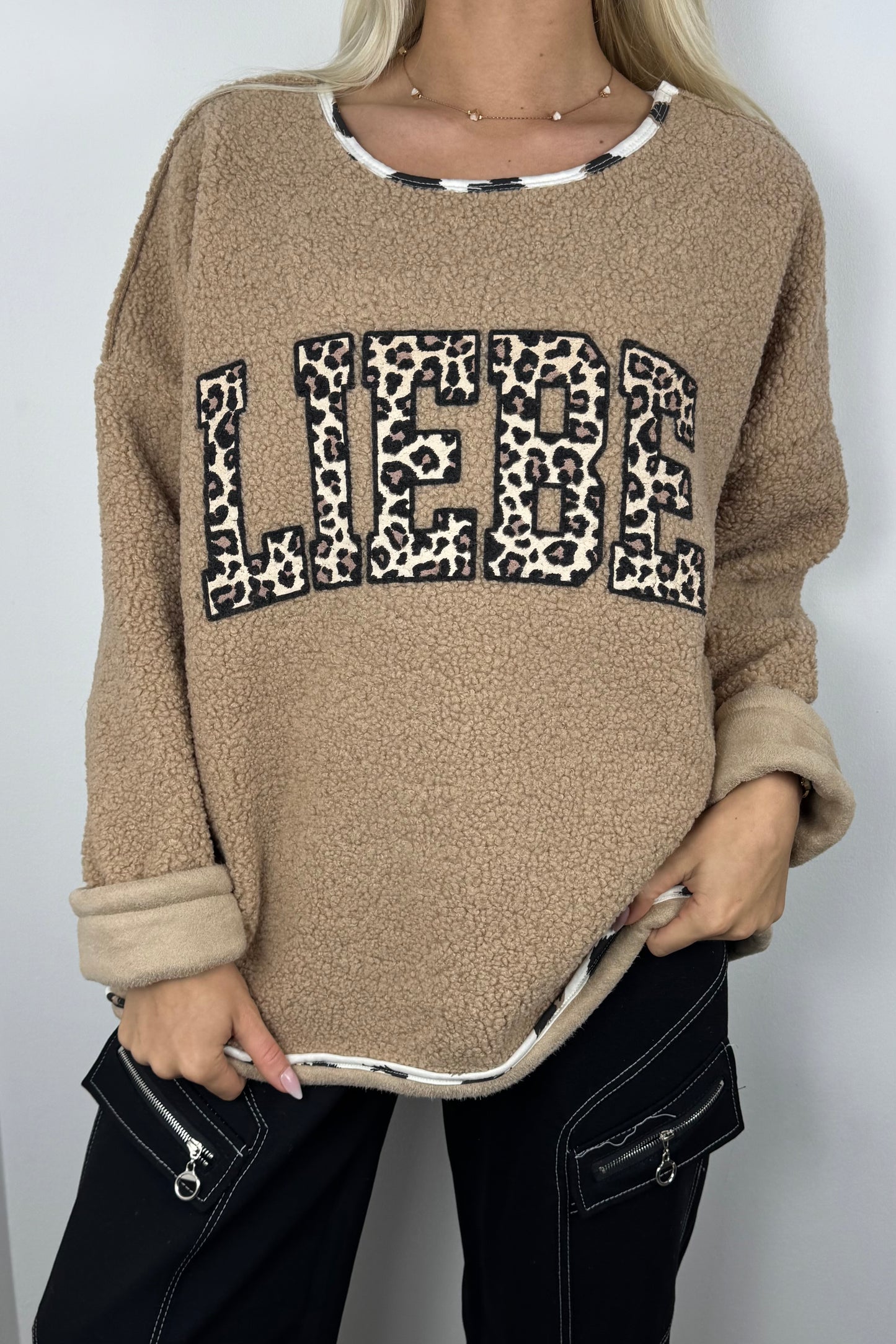 Oversize Teddy Pullover „LIEBE“ –Cammel