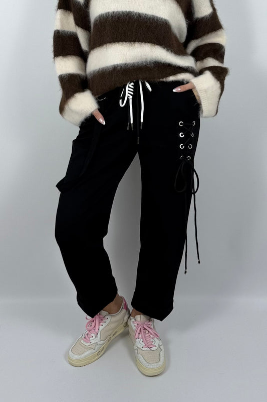 Damen Schlupfhose mit Schnürdetails –Schwarz