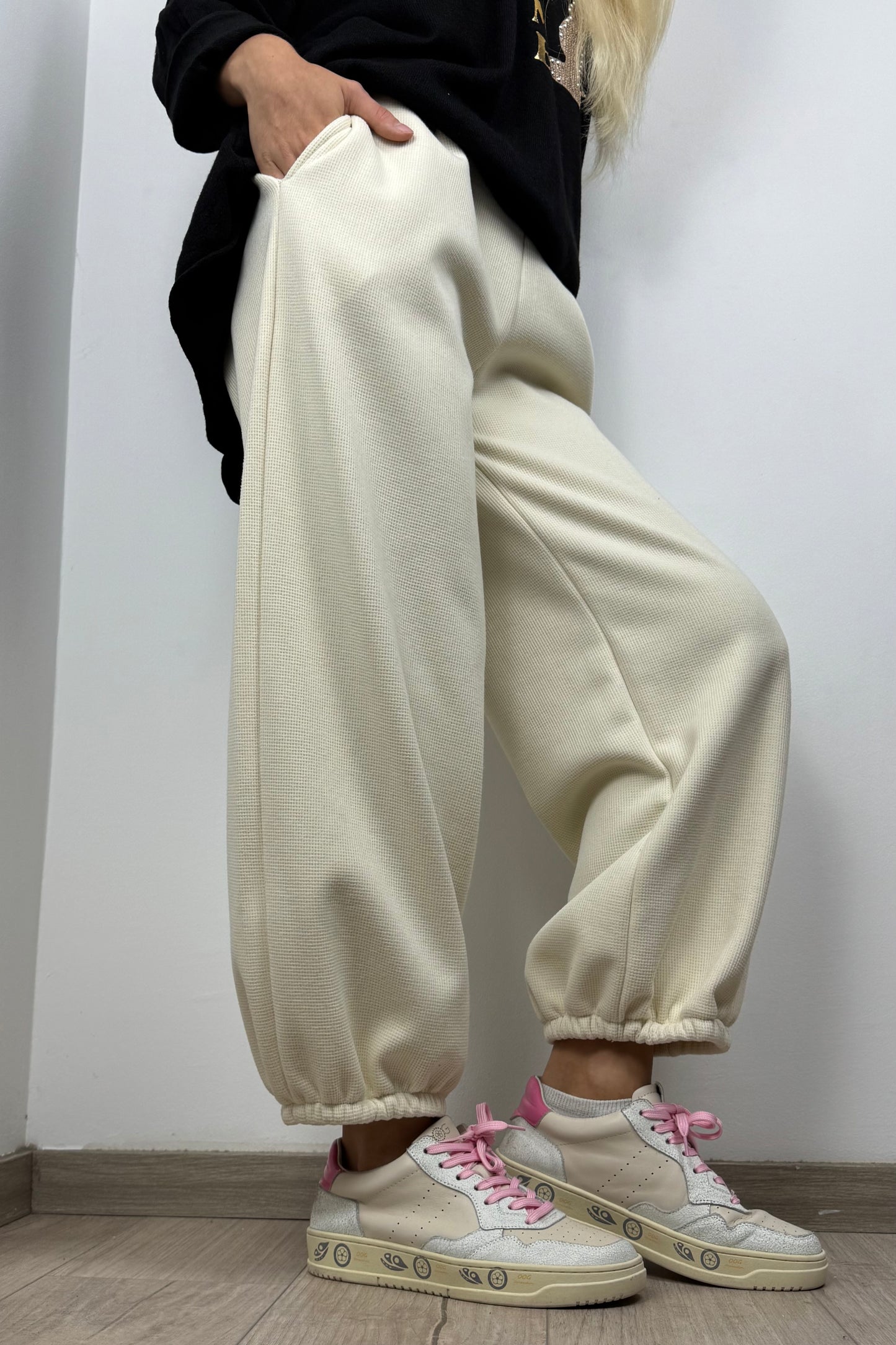 Damen Hose mit Gummibund und weitem Bein –Butter