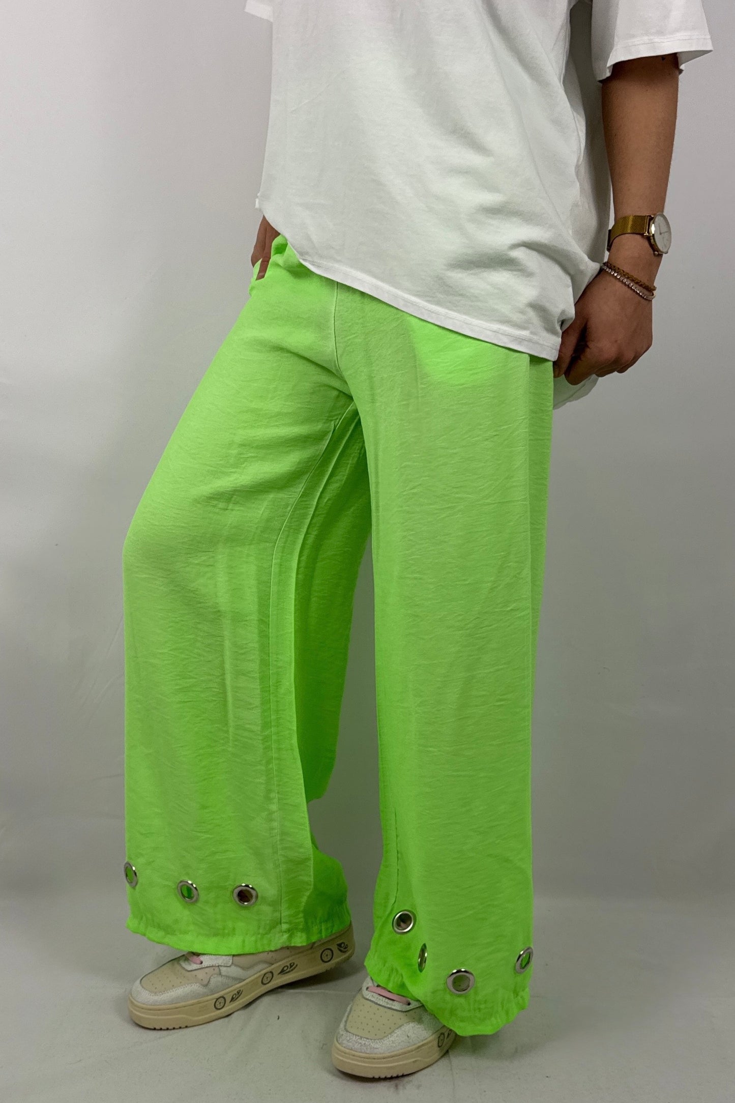 Damen Hose mit weitem Bein und Ösen Details - Neon grün