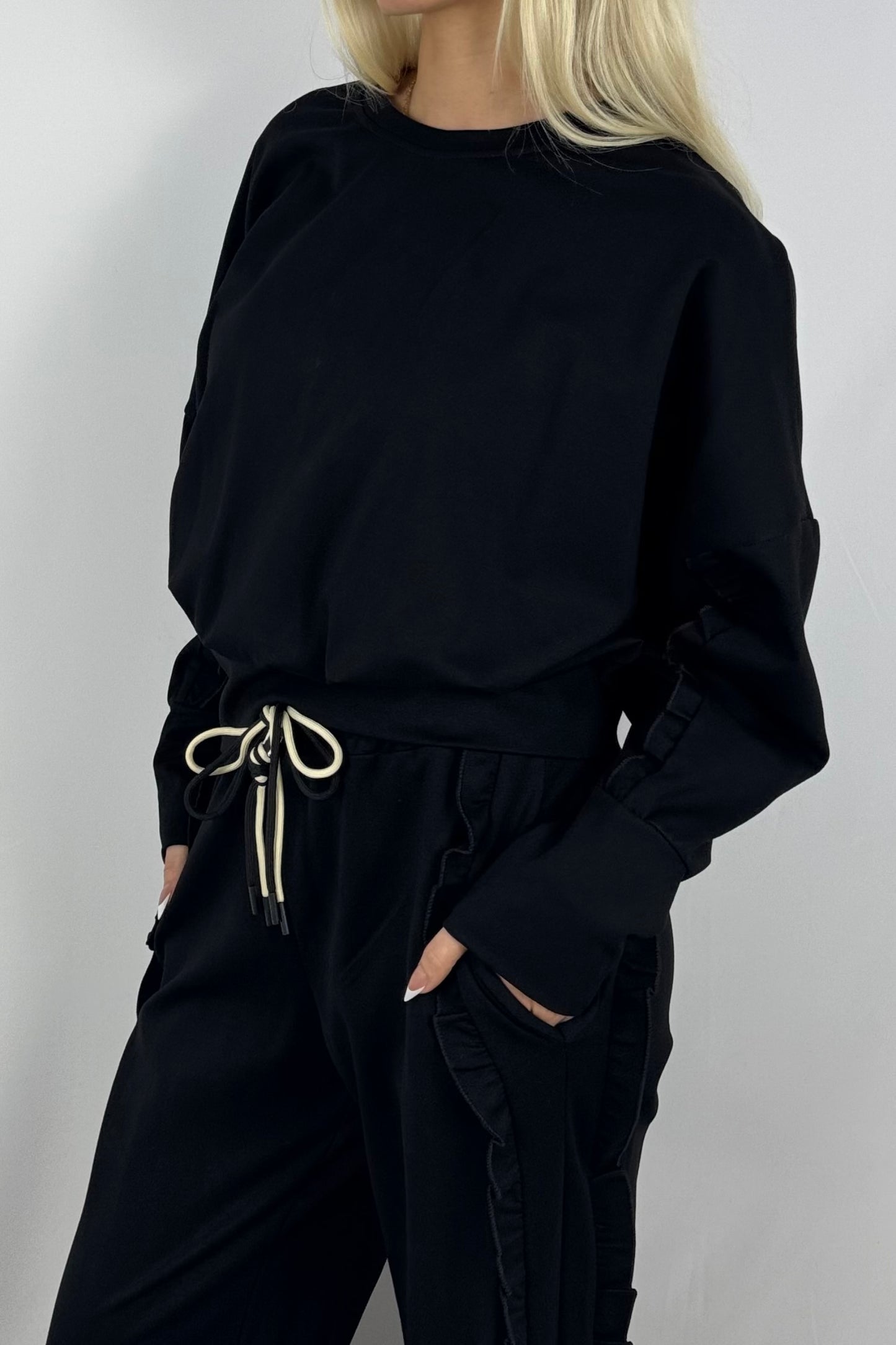 Sweatshirt mit Rüschen-Details-Schwarz