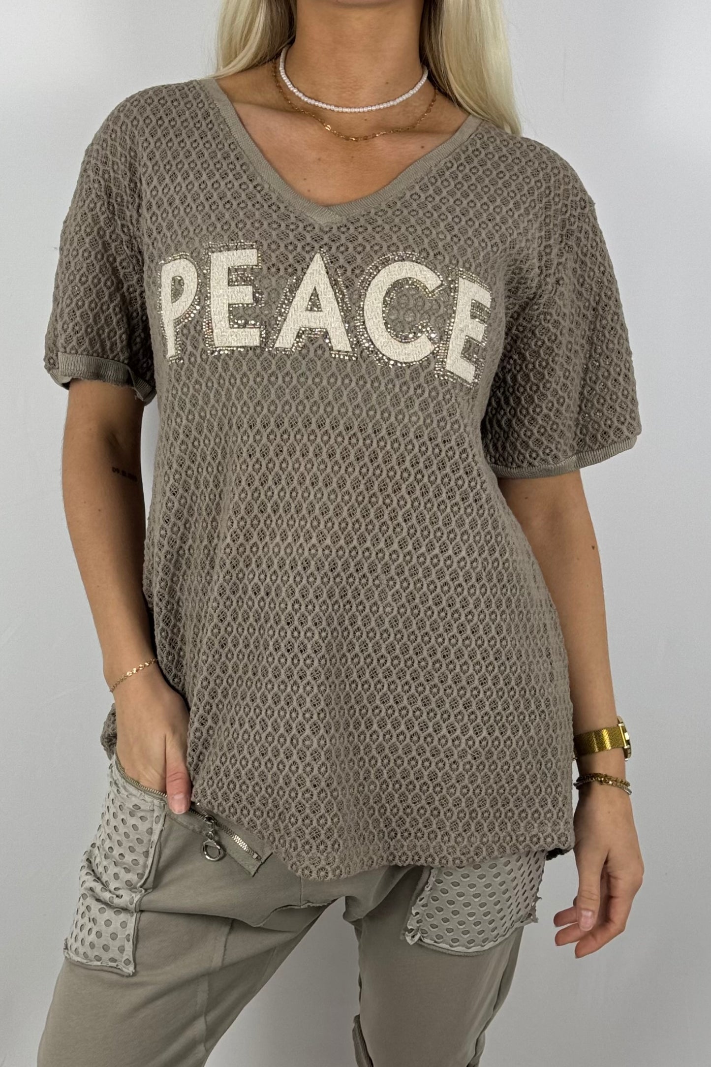 Netz-Shirt „PEACE“ mit Strass-Applikation-Mud