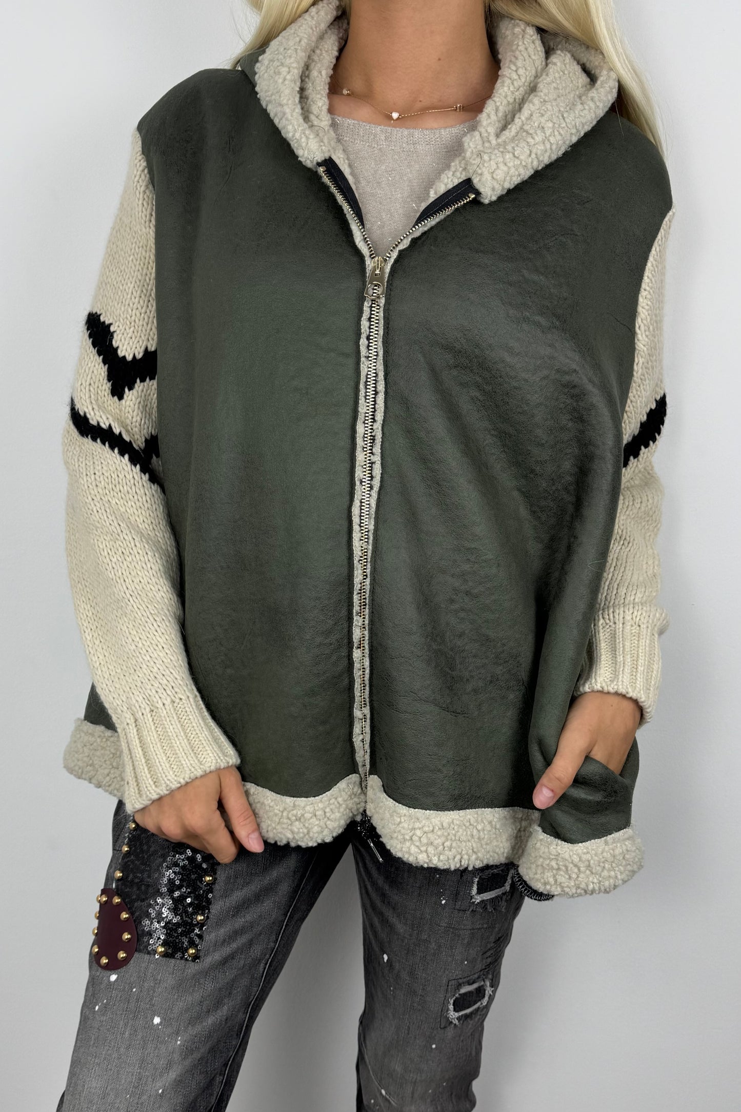 Jacke mit Teddyfutter und Strickärmeln –Khaki