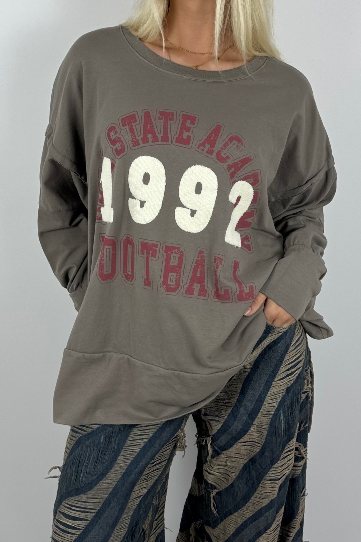 Damen Oversize Sweatshirt „1992 Football“ – College Style-Mud
