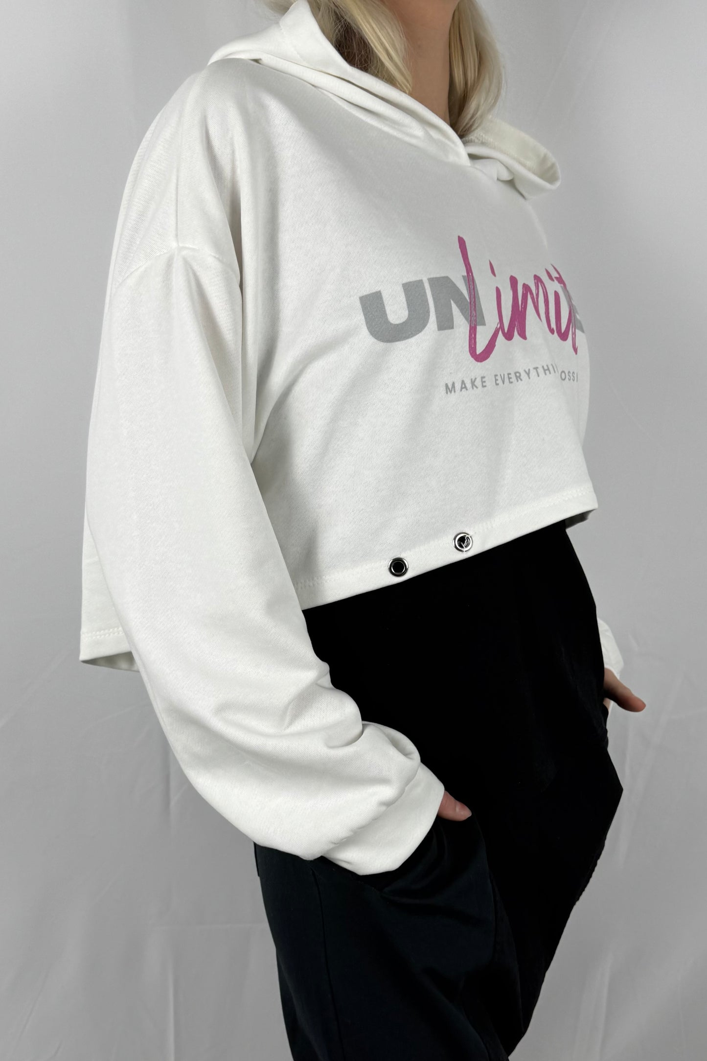 Cropped Hoodie „Unlimited – Make Everything Possible“-Weiß