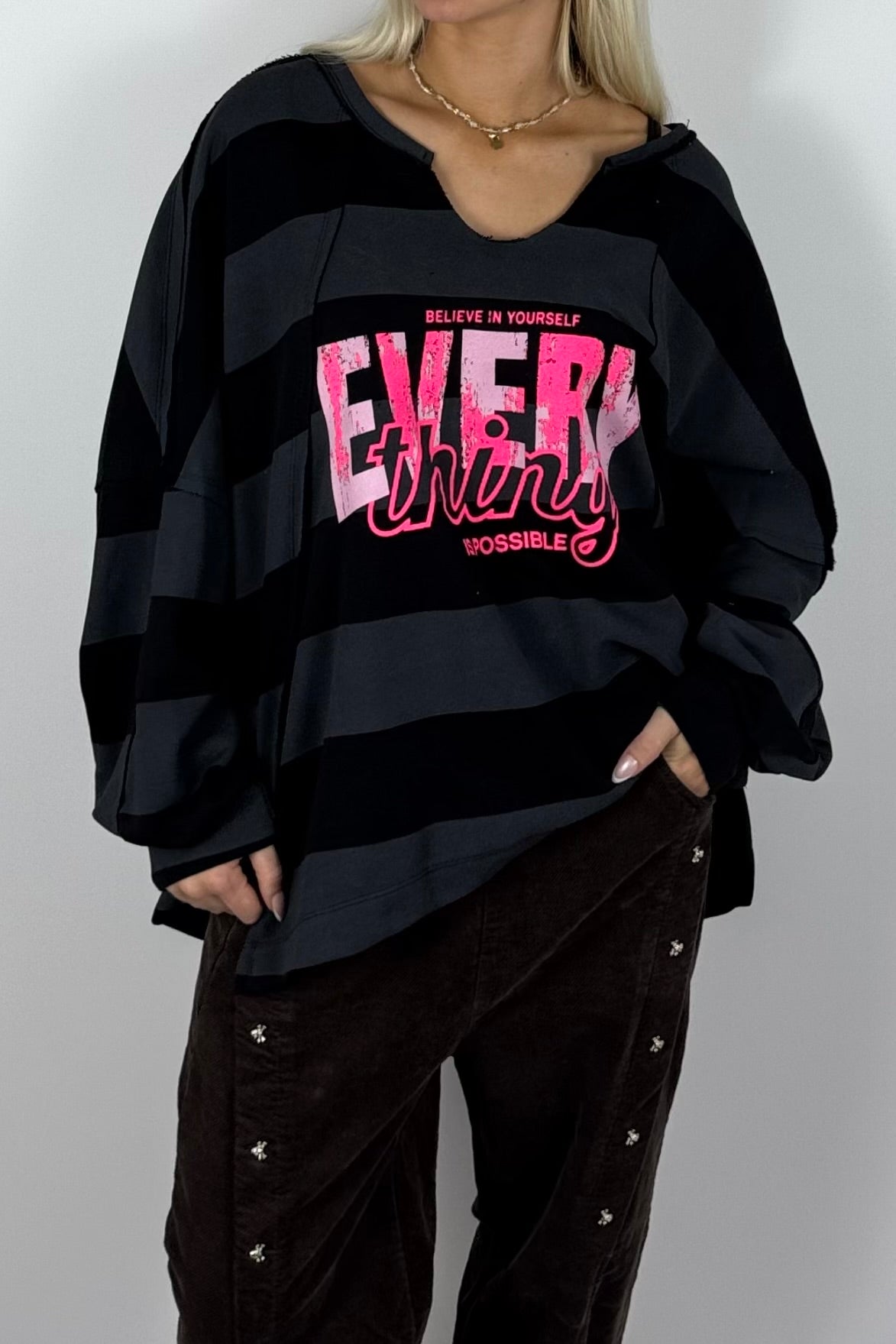 Damen Oversize Sweatshirt „EVERYTHING“ – Schwarz