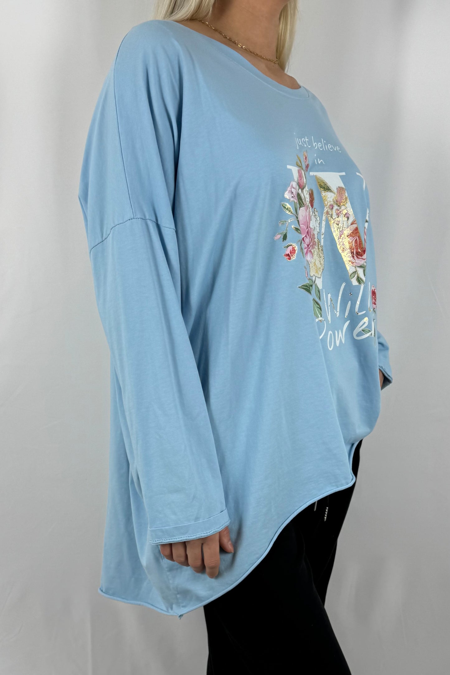 Oversize Damen Shirt mit Love Will Power Print-Hellblau