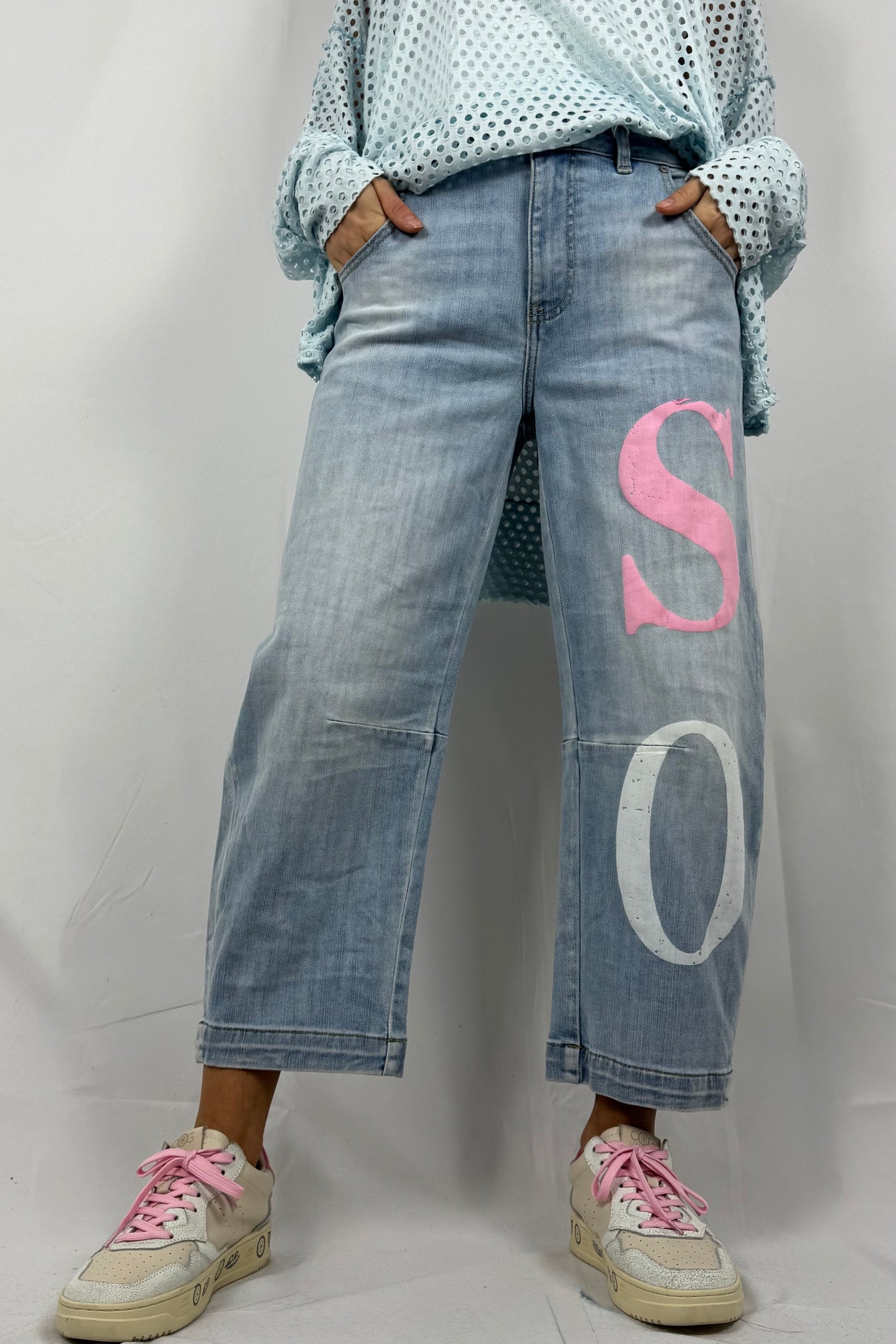 Damen Jeans mit SOHO Schriftzug Print