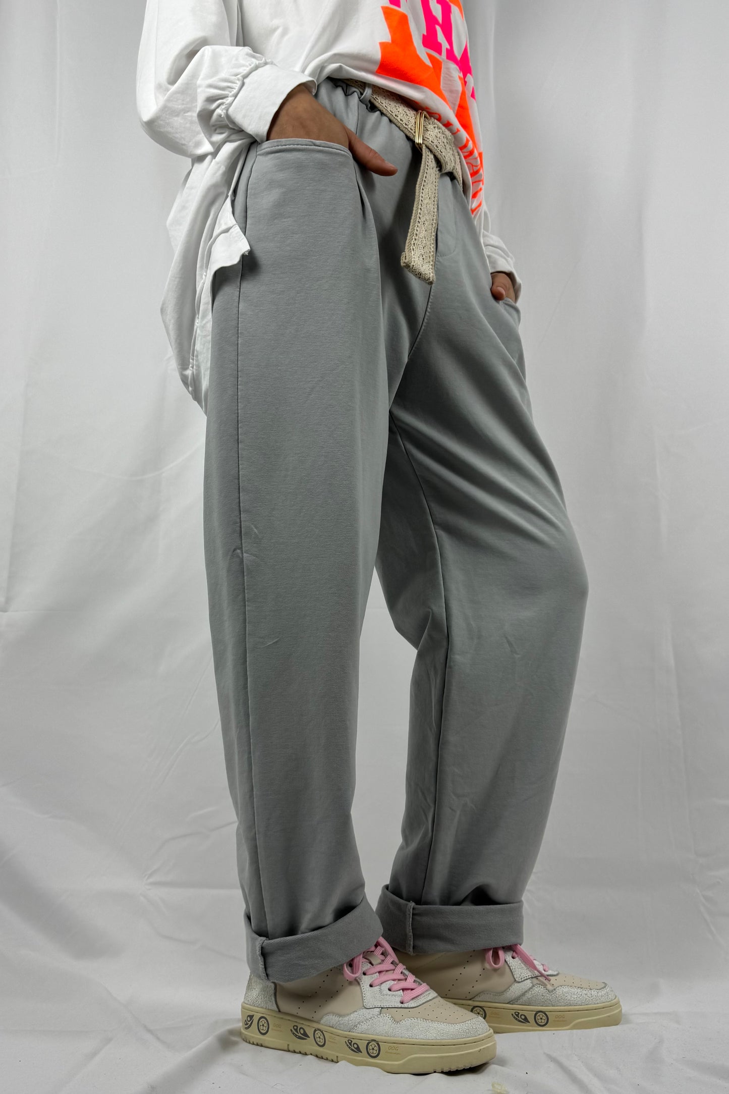 Hose mit Bindegürtel & lockerer Passform-Grau