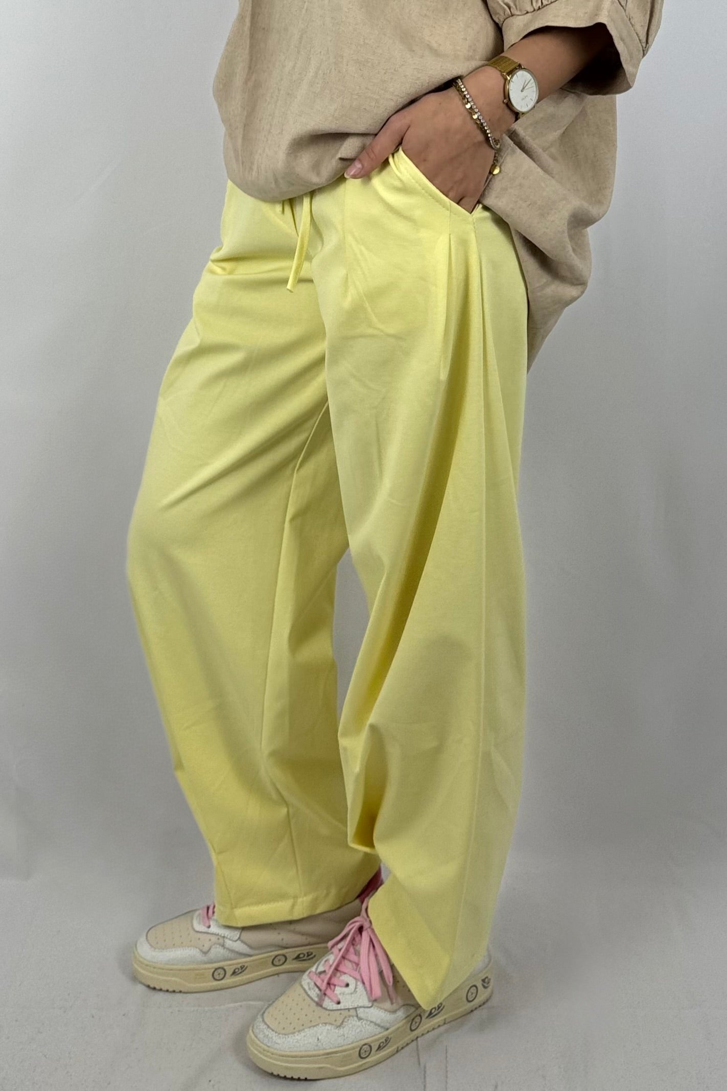 Paperbag-Hose in Rosa – Komfort trifft Eleganz-gelb