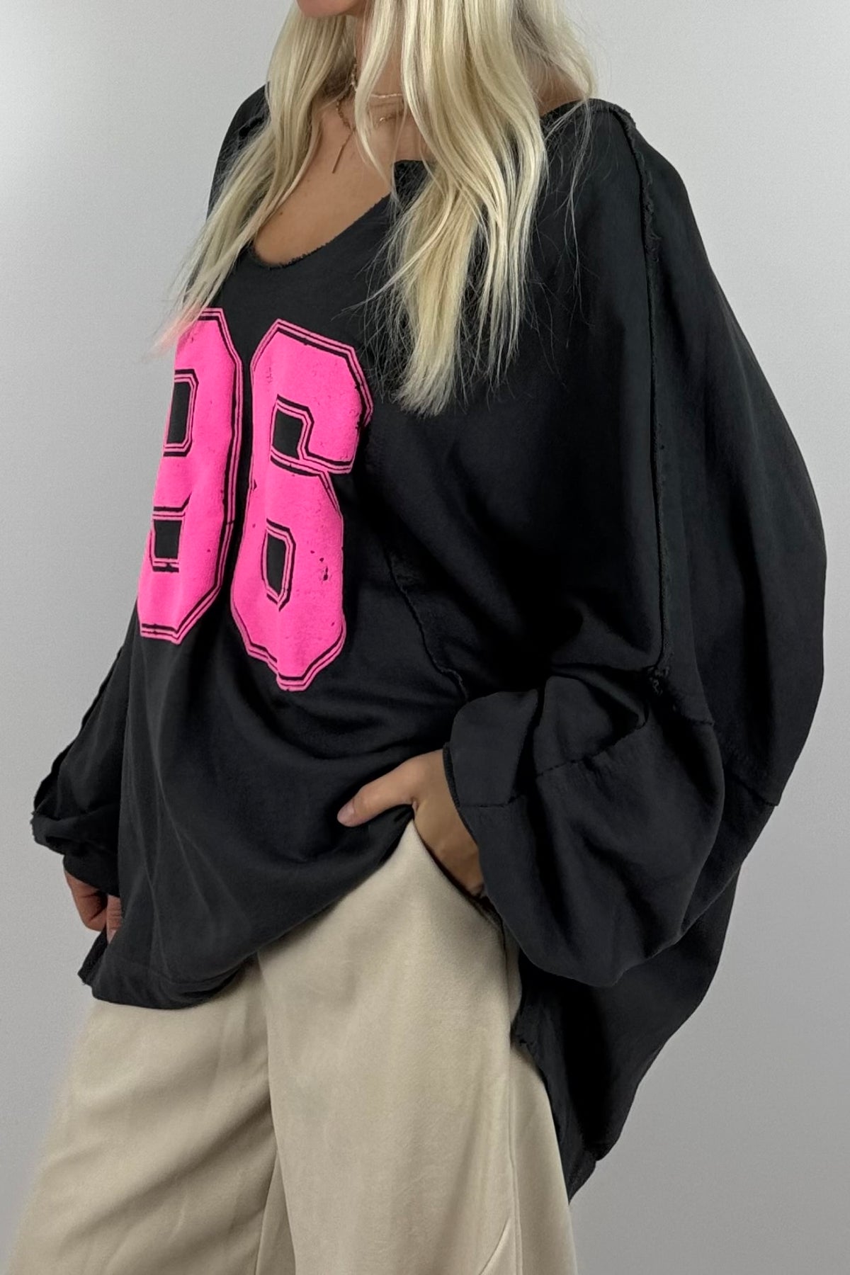 Oversize Shirt mit „96“-Statement –grau