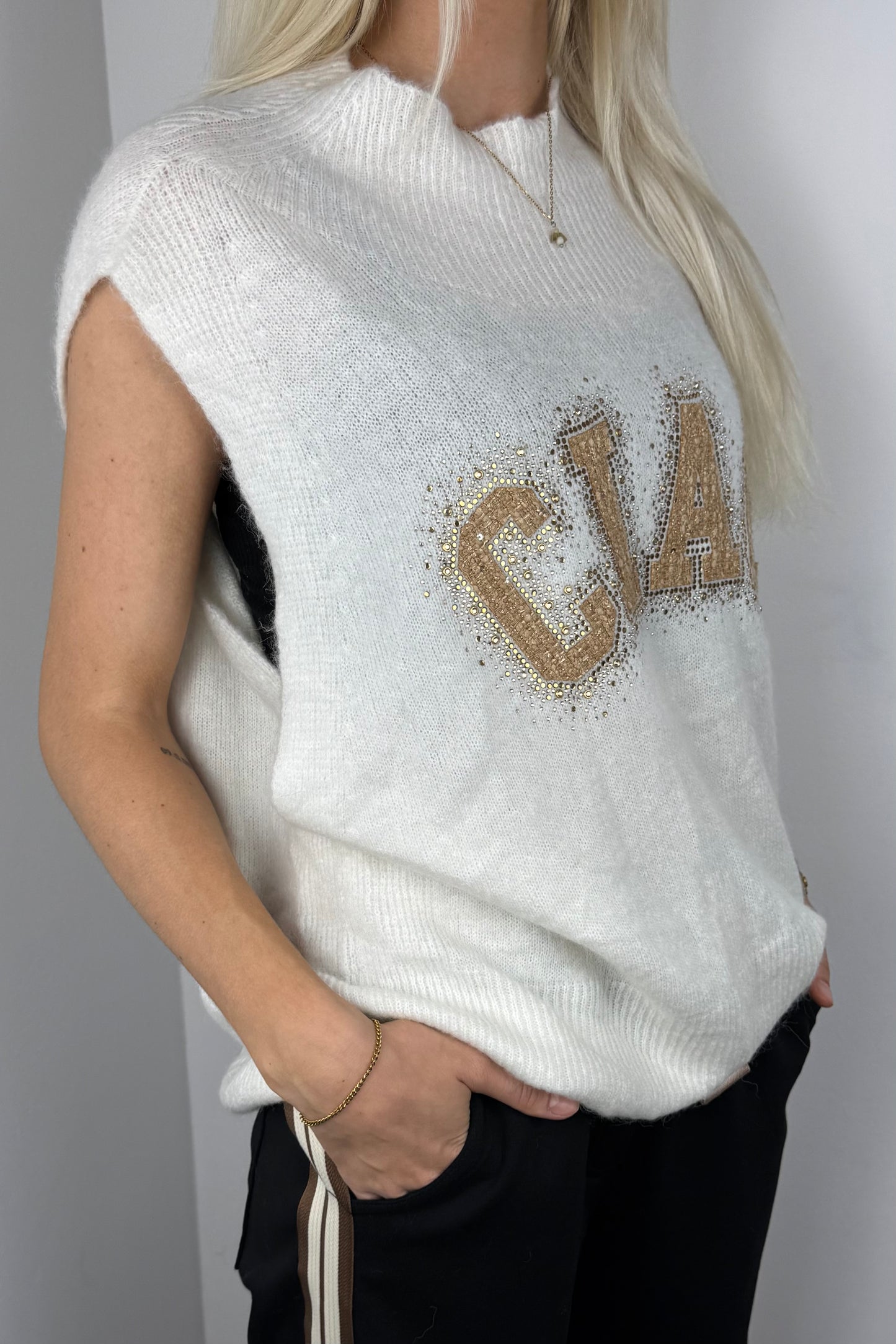 Pullover mit Strass-Schriftzug „CIAO“ –Weiß