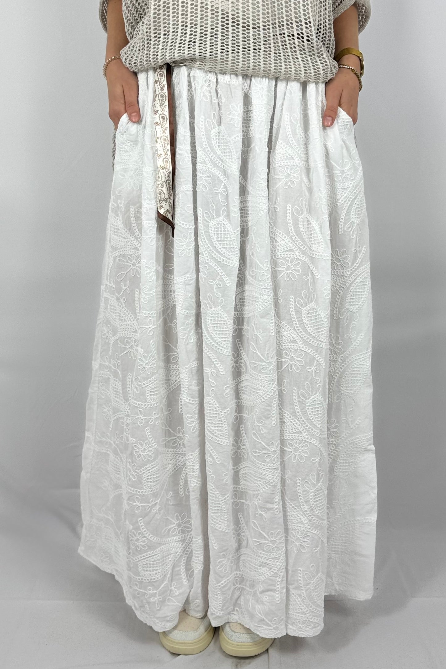 Boho Midi Rock mit Stickerei & Gürtel – Baumwolle -Weiß