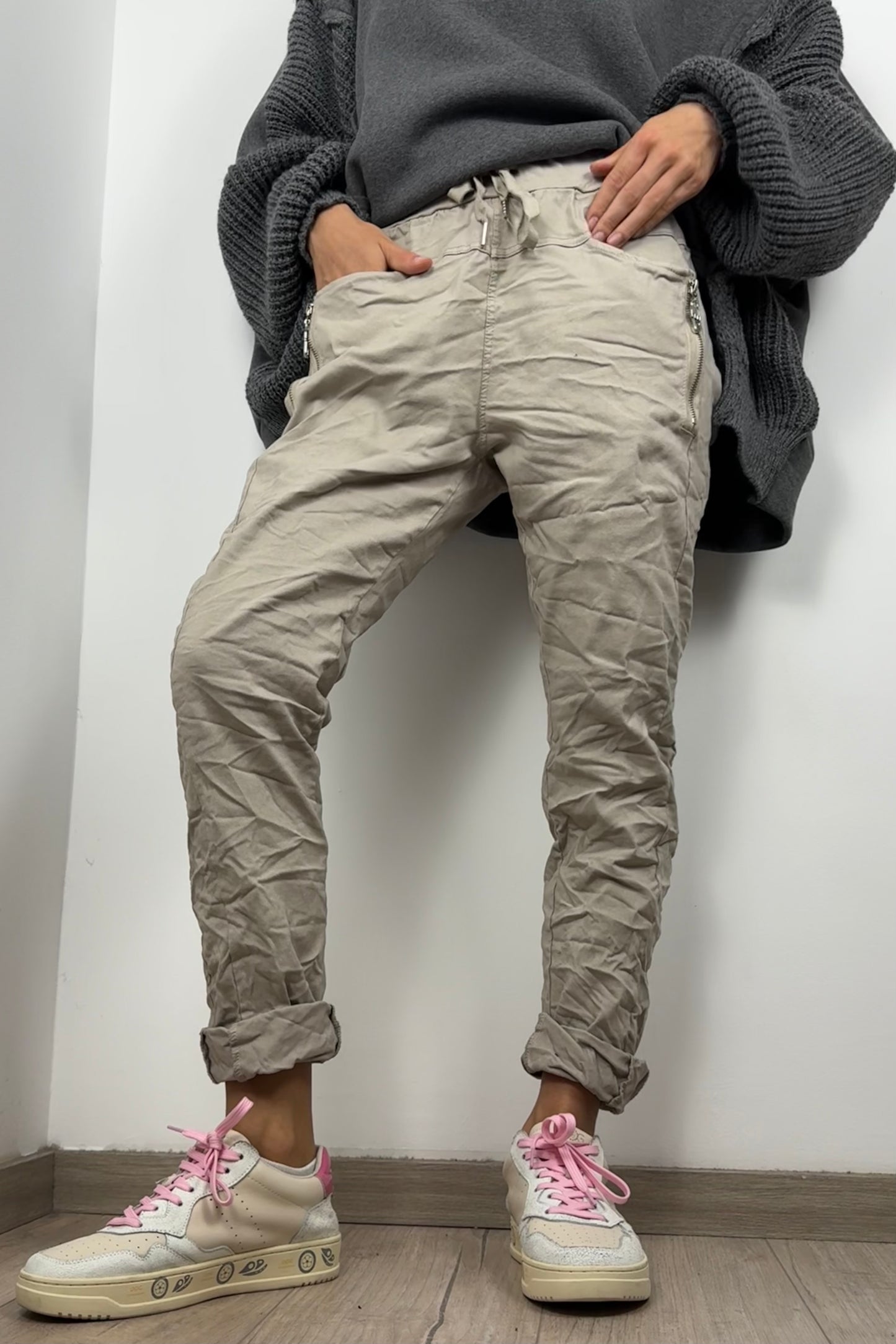 Stretchhose mit Reißverschluss-Detail –Beige