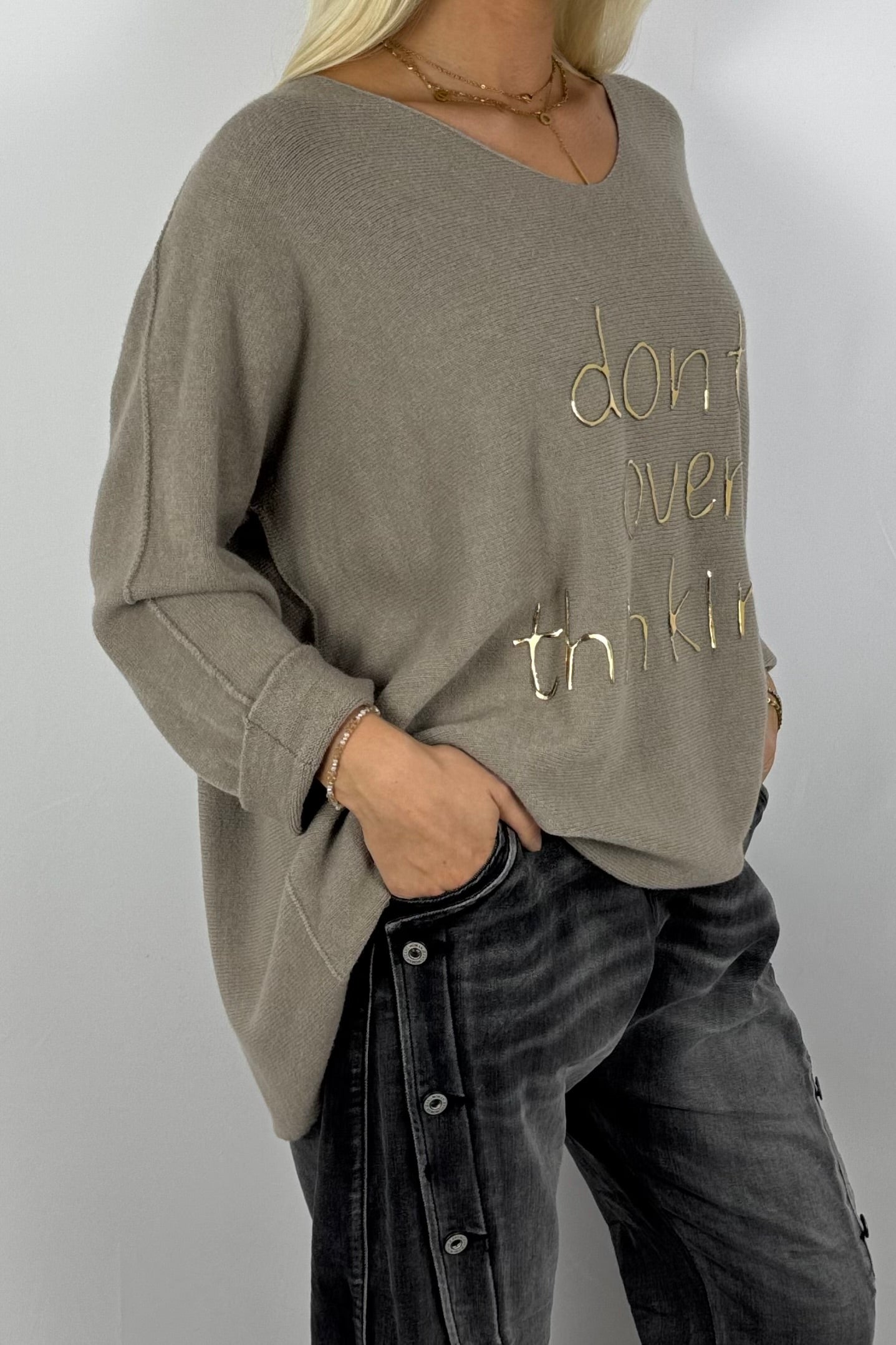 Damen Feinstrick-Pullover „Don’t Over Thinking“ – Mud