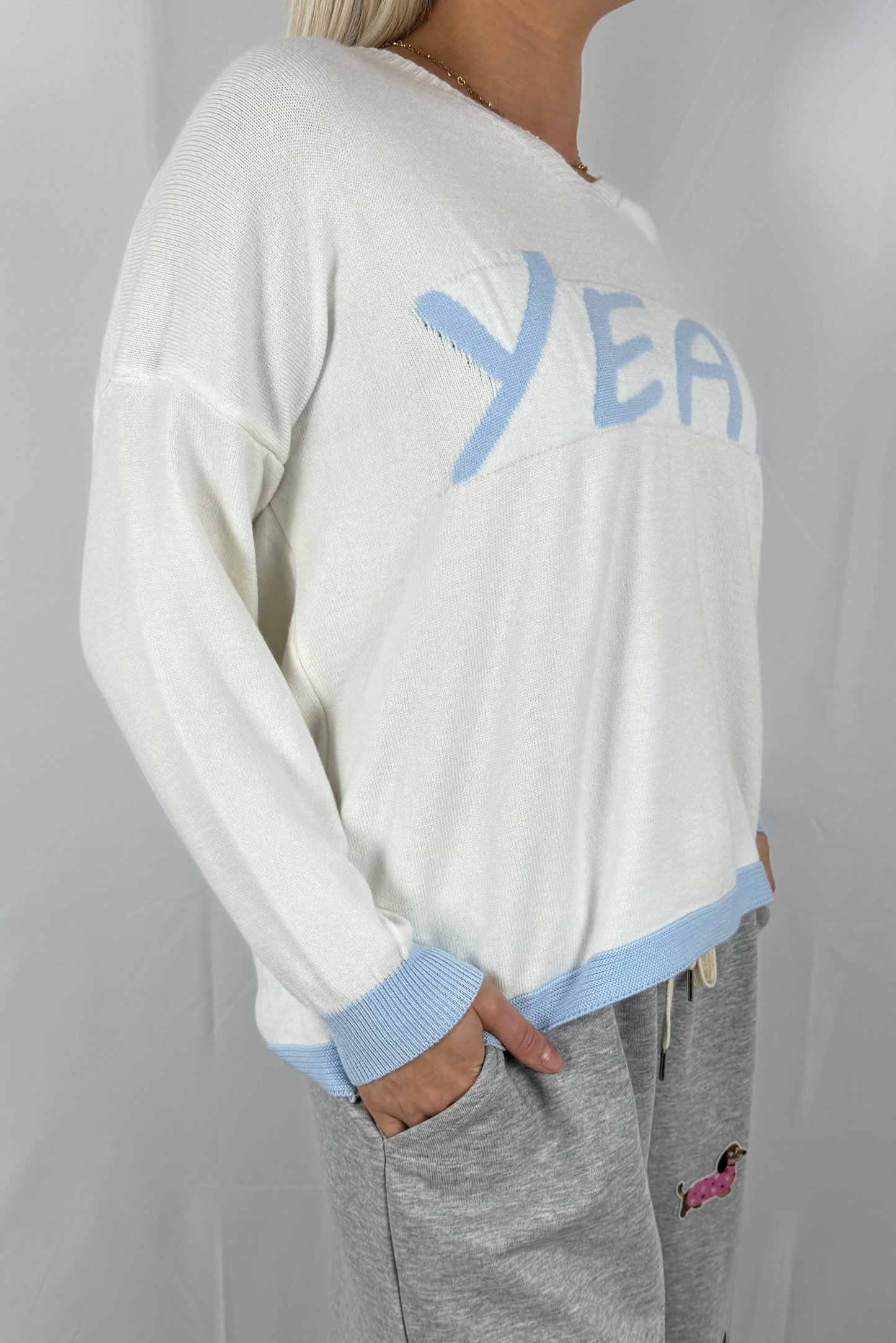 Damen Strickshirt „YEAH“-Hellblau