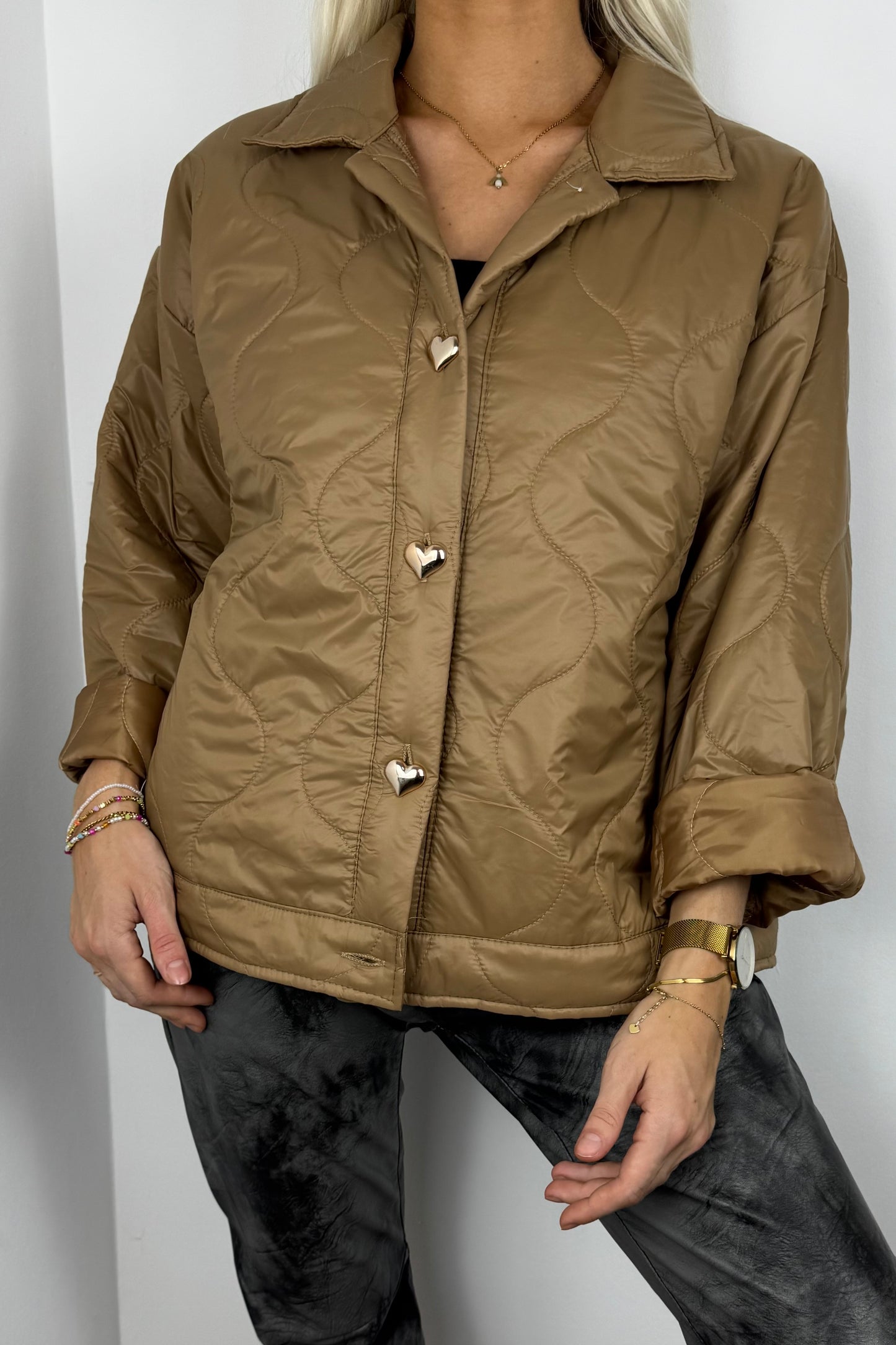 Steppjacke mit Herzknöpfen –Camel