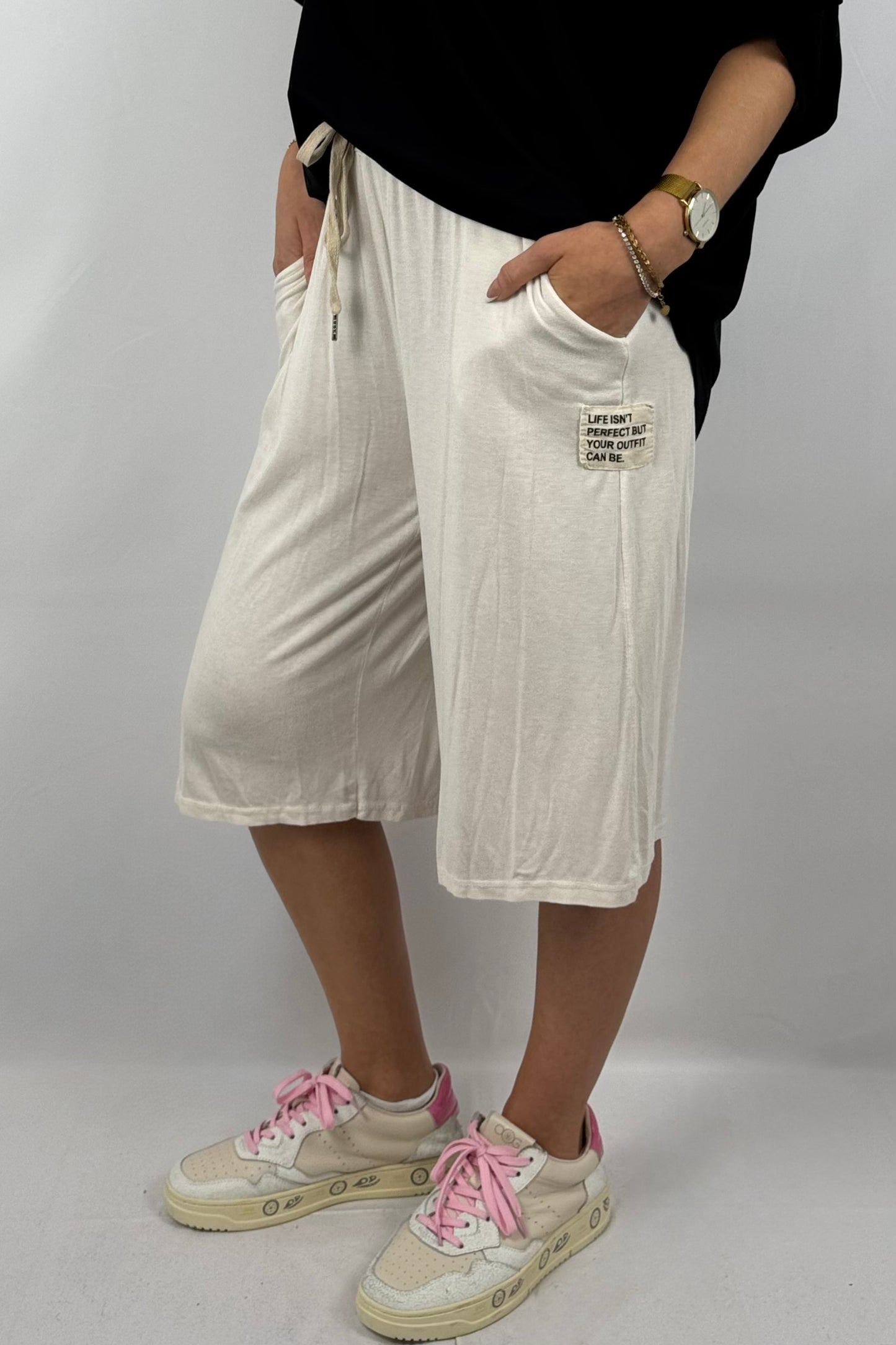 Jersey-Shorts mit Statement-Tasche-Beige