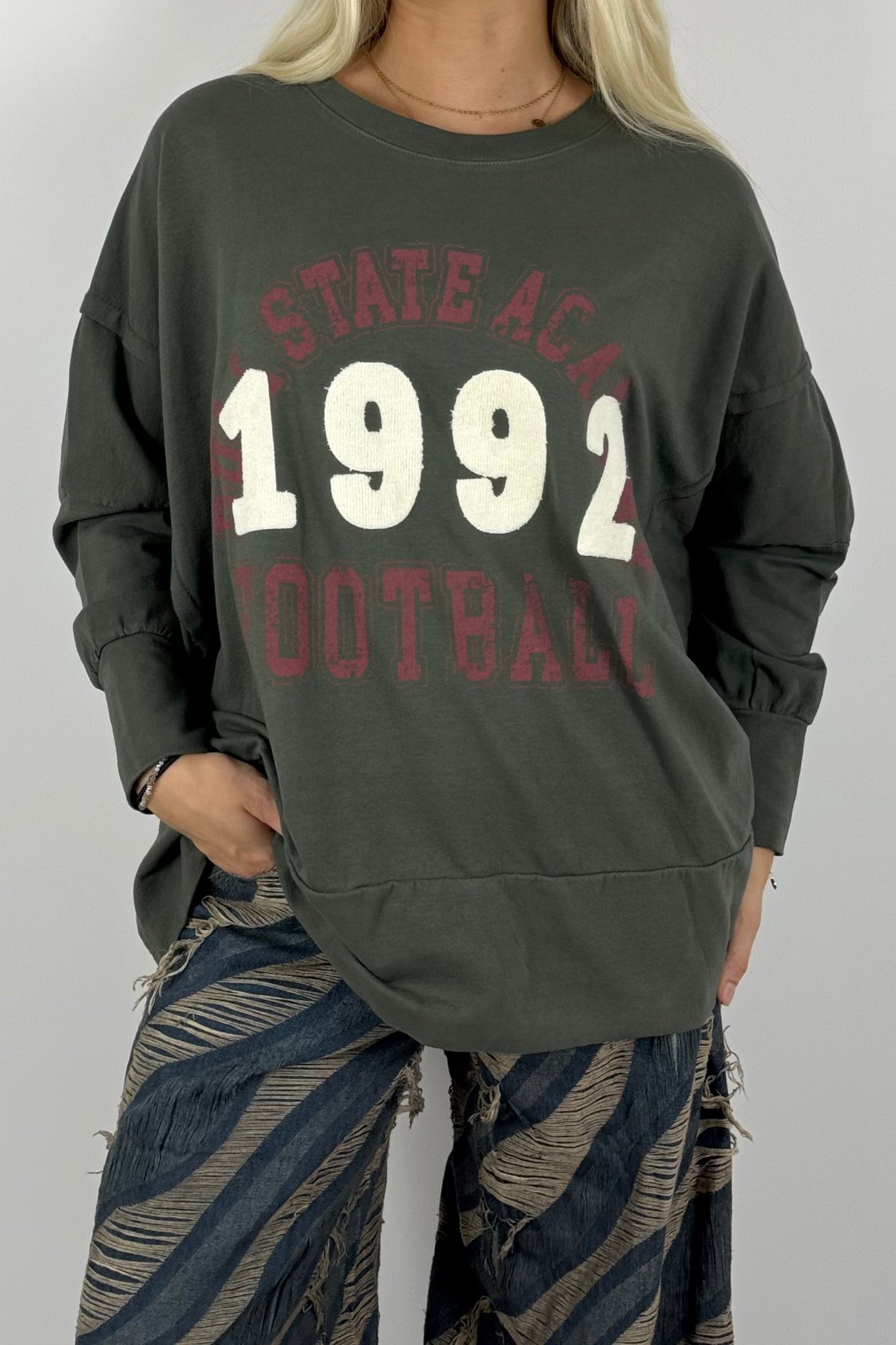 Damen Oversize Sweatshirt „1992 Football“ – College Style-Khaki