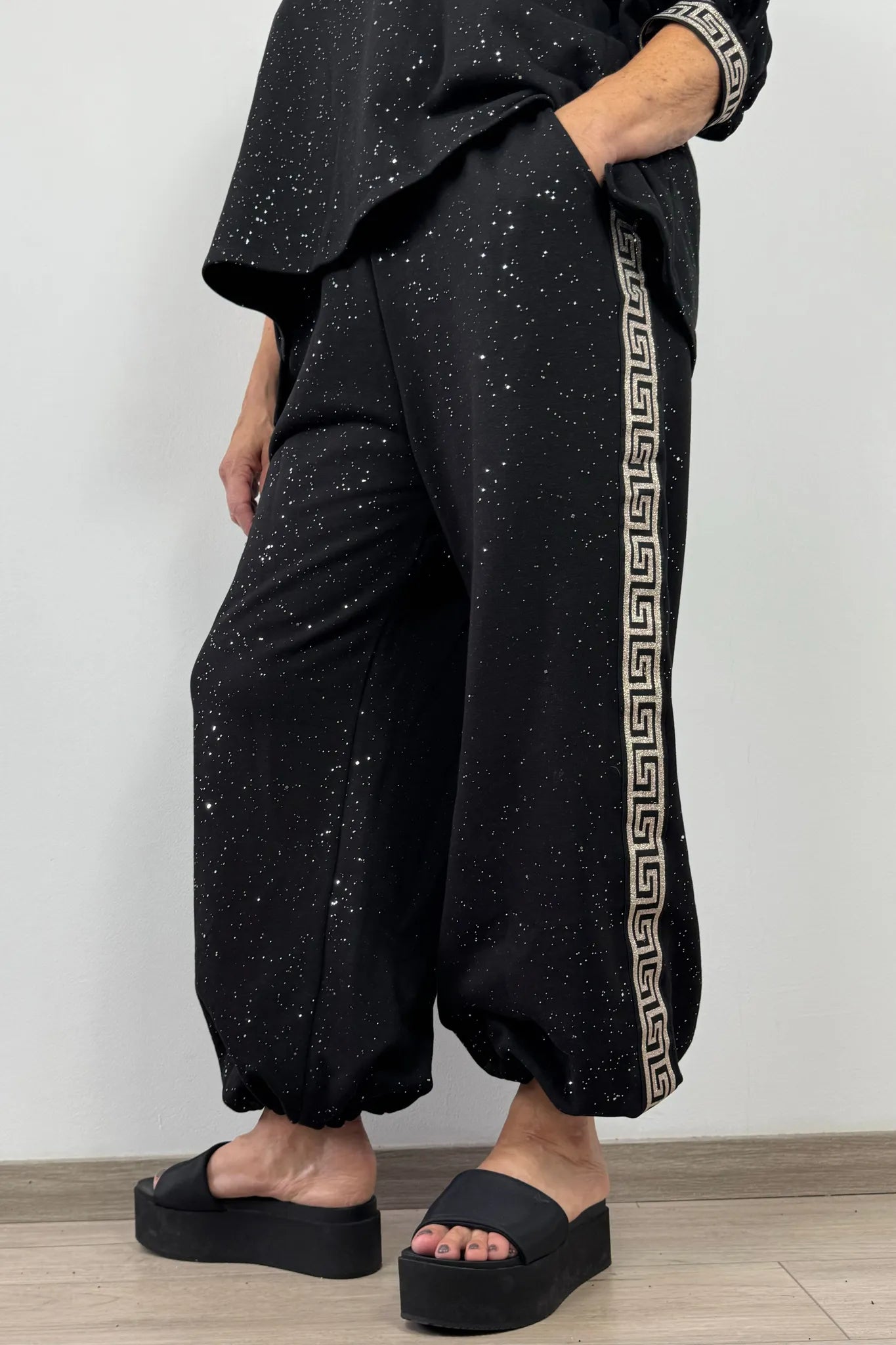Damen Jogpants mit Glitzer – Zierstreifen & komfortabler Sitz