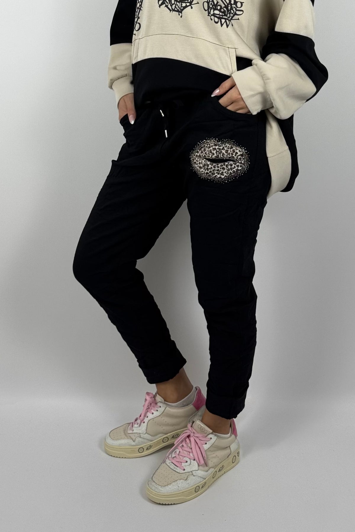Damen Schlupfhose mit Leo-Kussmund-Schwarz