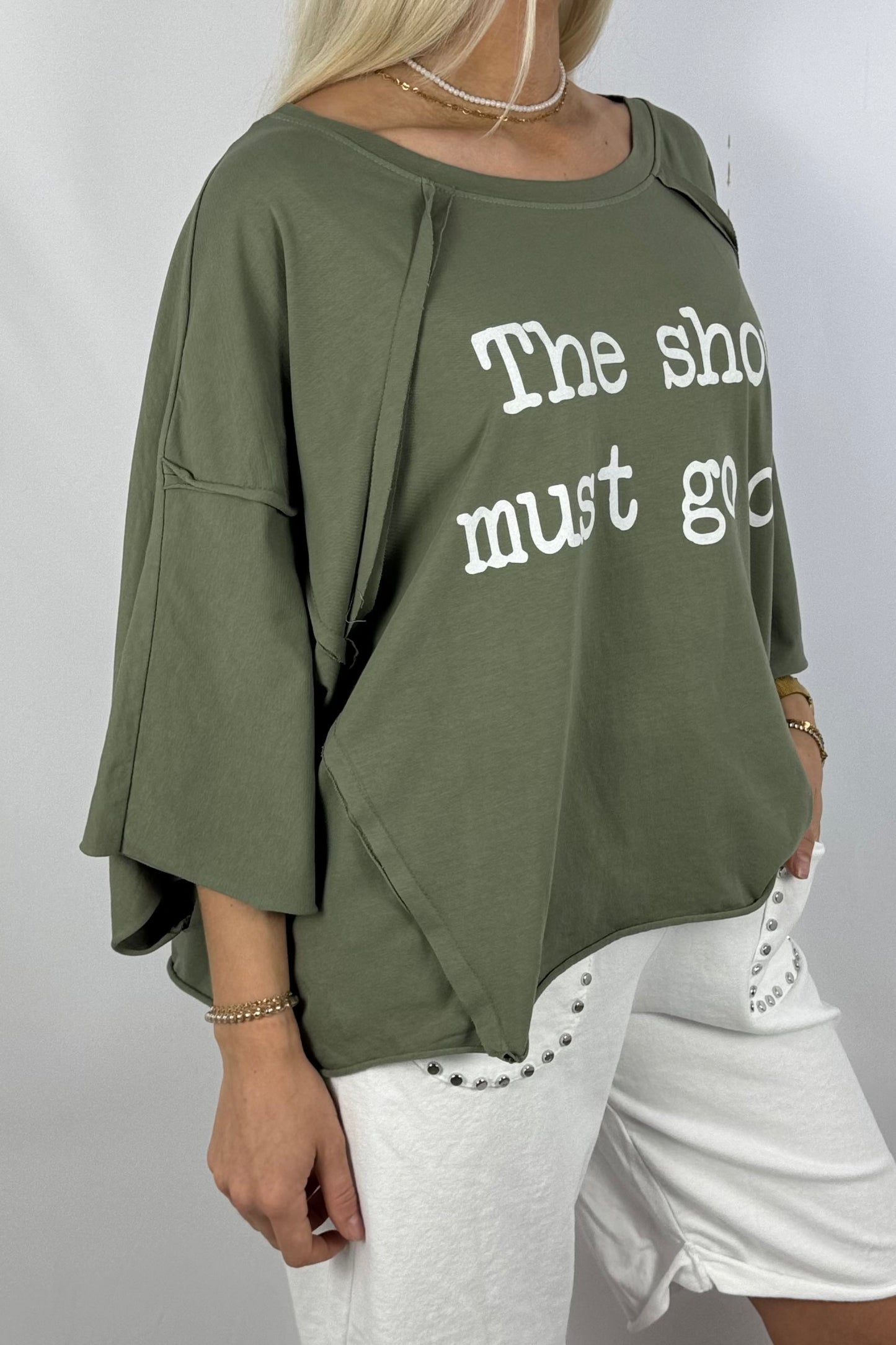 Oversize-Shirt „The show must go on“-Khaki
