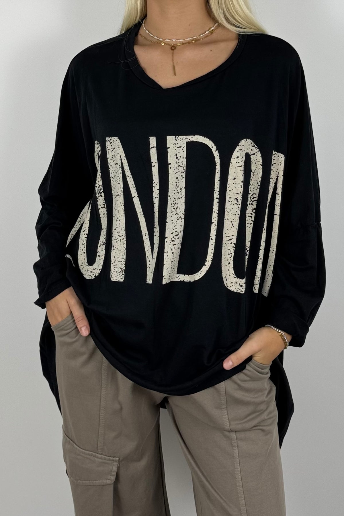 Oversize Shirt mit „LONDON“-Print – Schwarz