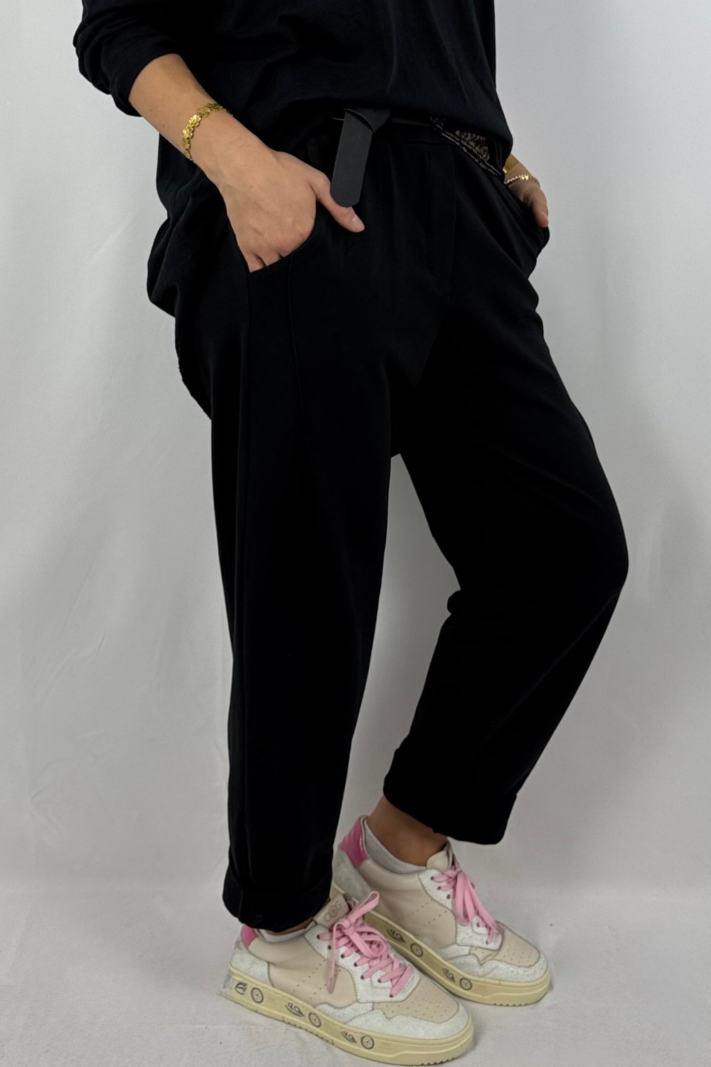 Damen Jogpants mit Leo-Tuch – Oversize-Schwarz