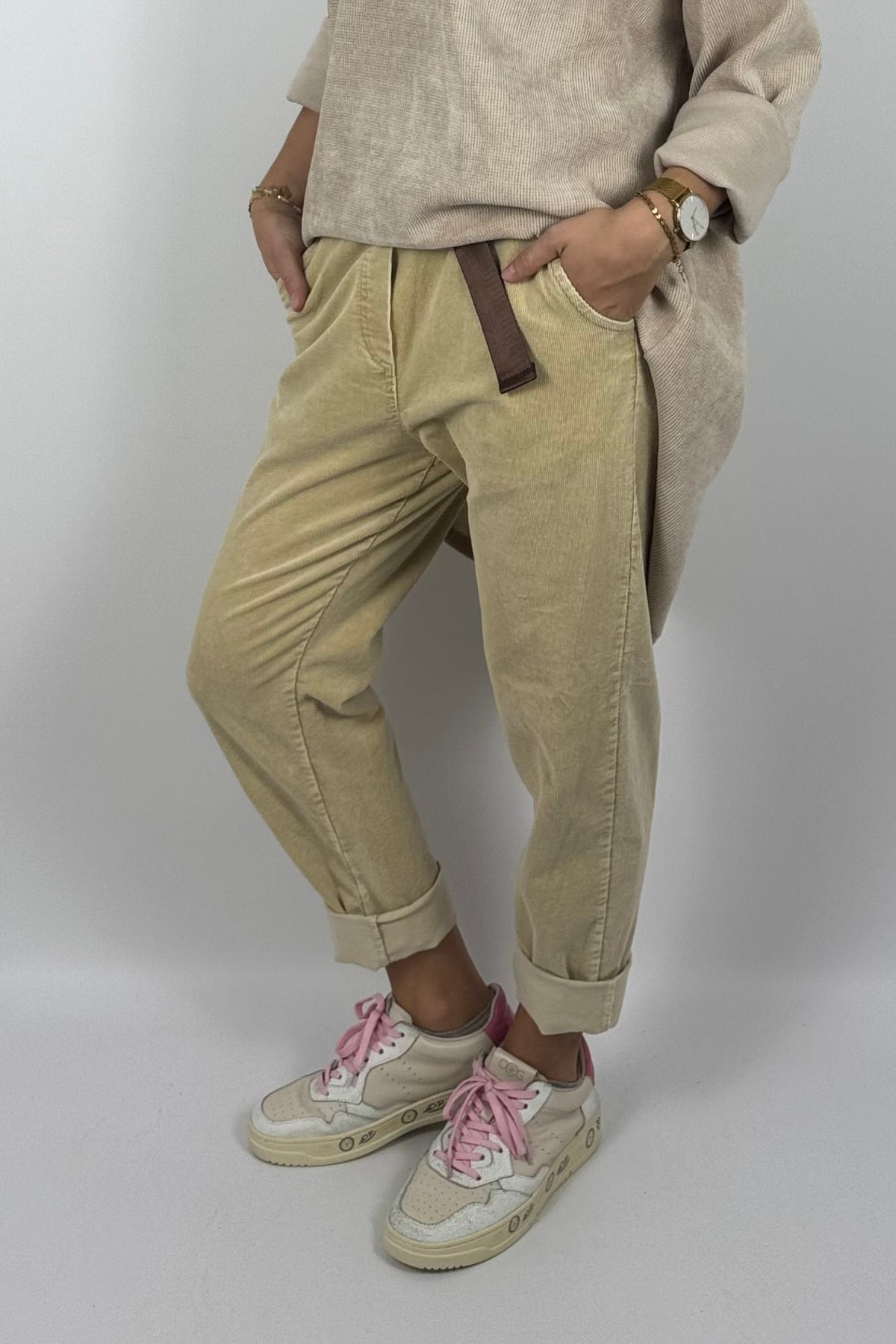 Damen Cordhose mit Gürtel – Beige