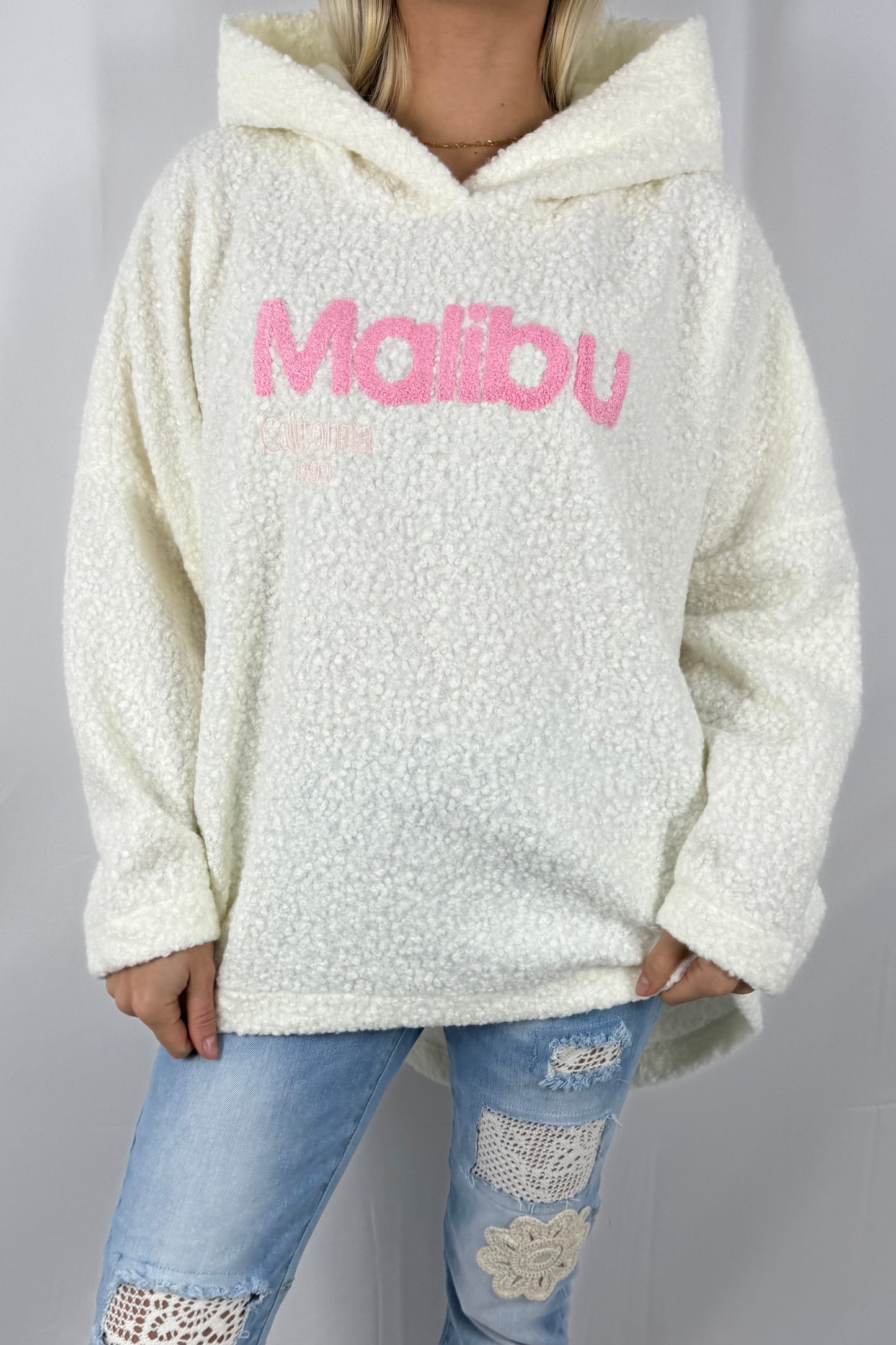 Hoodie „Malibu California 1990“ – Oversize Teddy-Weiß