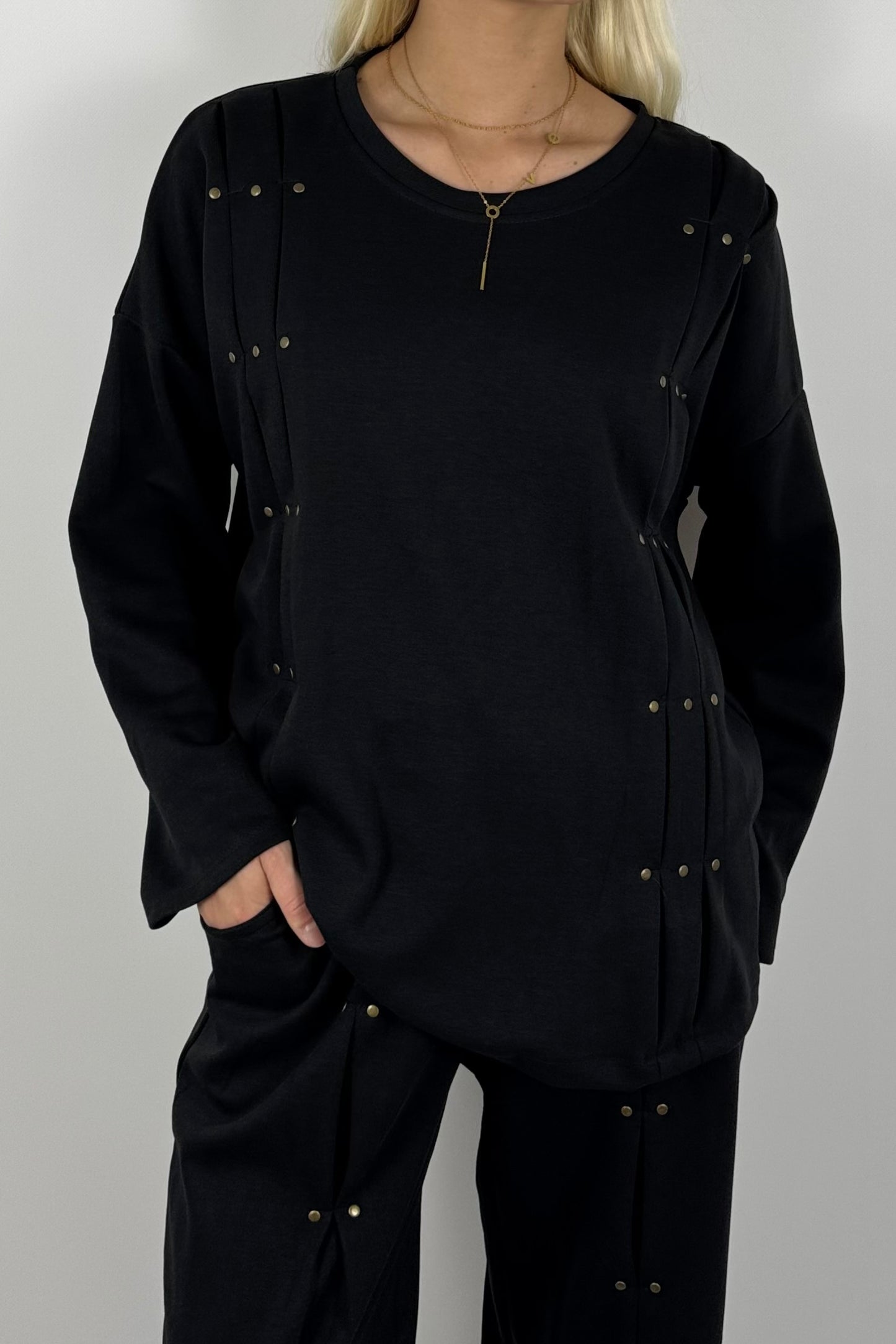 Damen Oversize Sweatshirt mit Nieten & Faltendetails – Schwarz