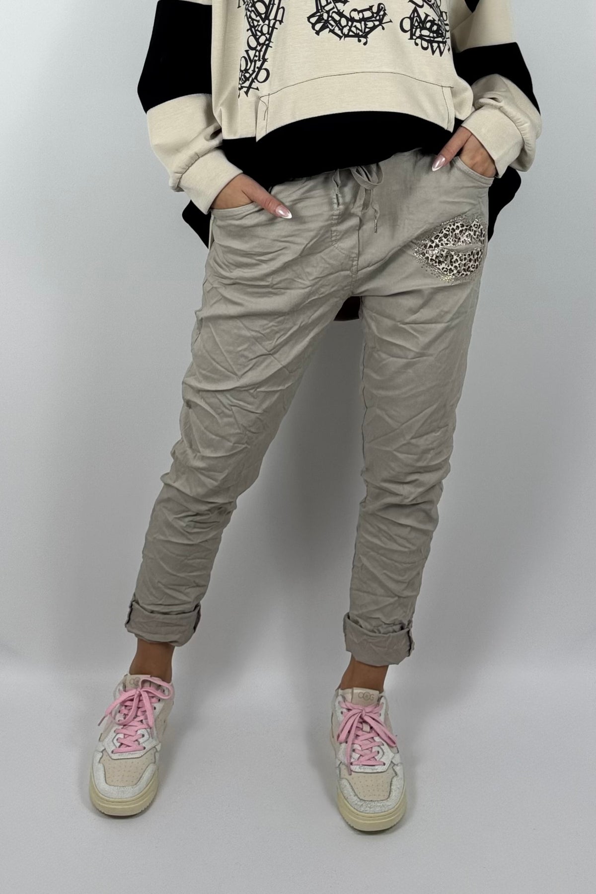 Damen Schlupfhose mit Leo-Kussmund-dunkel beige