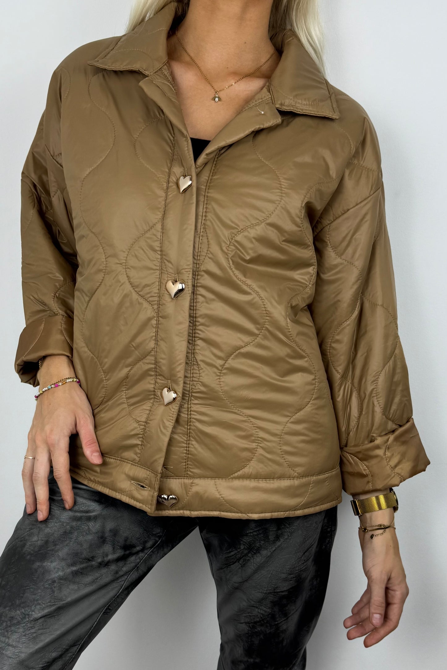 Steppjacke mit Herzknöpfen –Camel