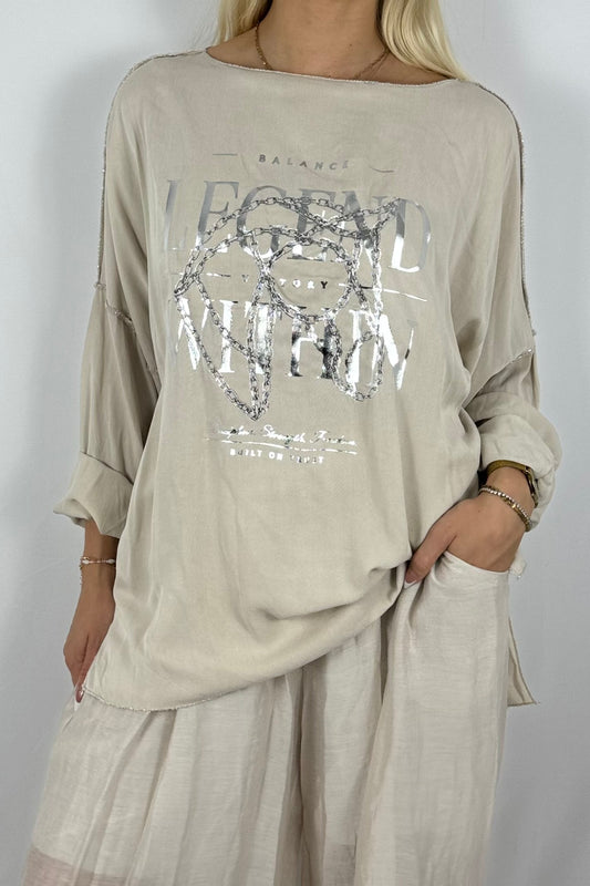 Oversize-Shirt mit Frontprint und Kettendetail-Beige