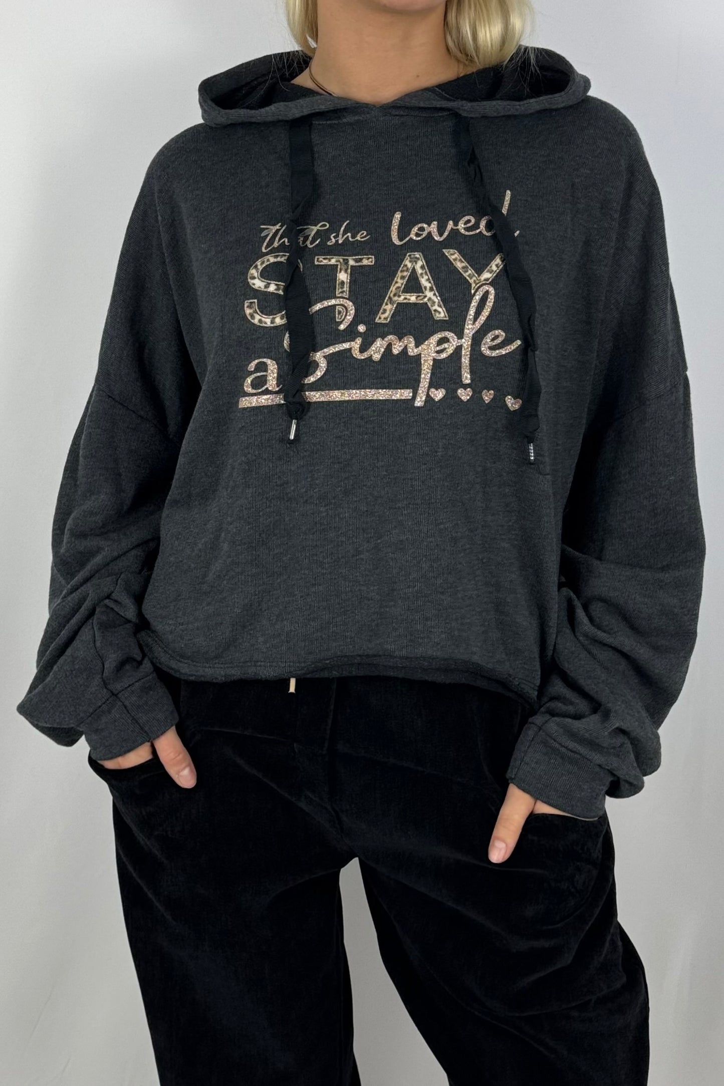 Damen Hoodie – Cropped mit Statement-Print-Schwarz