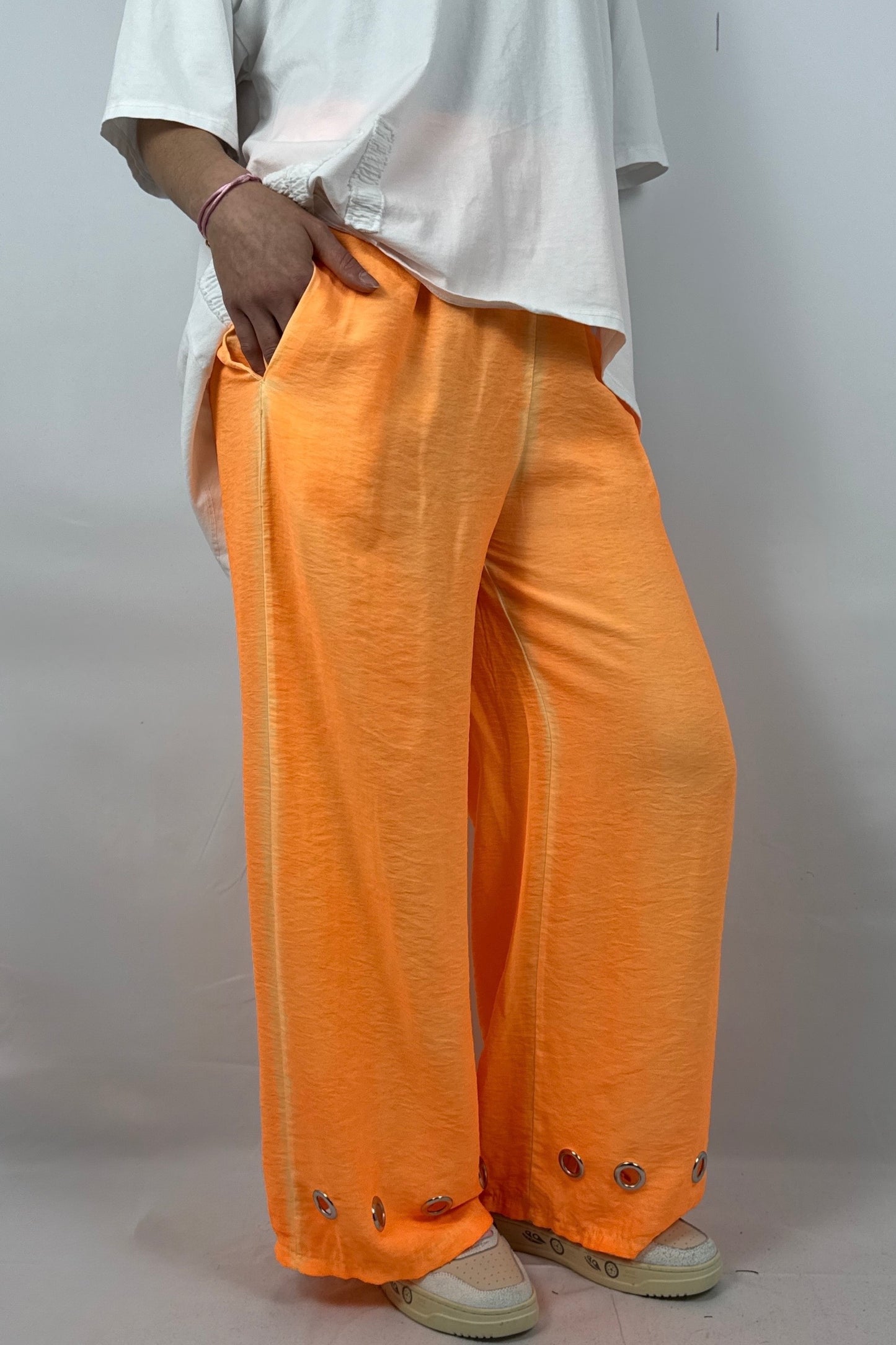 Damen Hose mit weitem Bein und Ösen Details - Neon Orange
