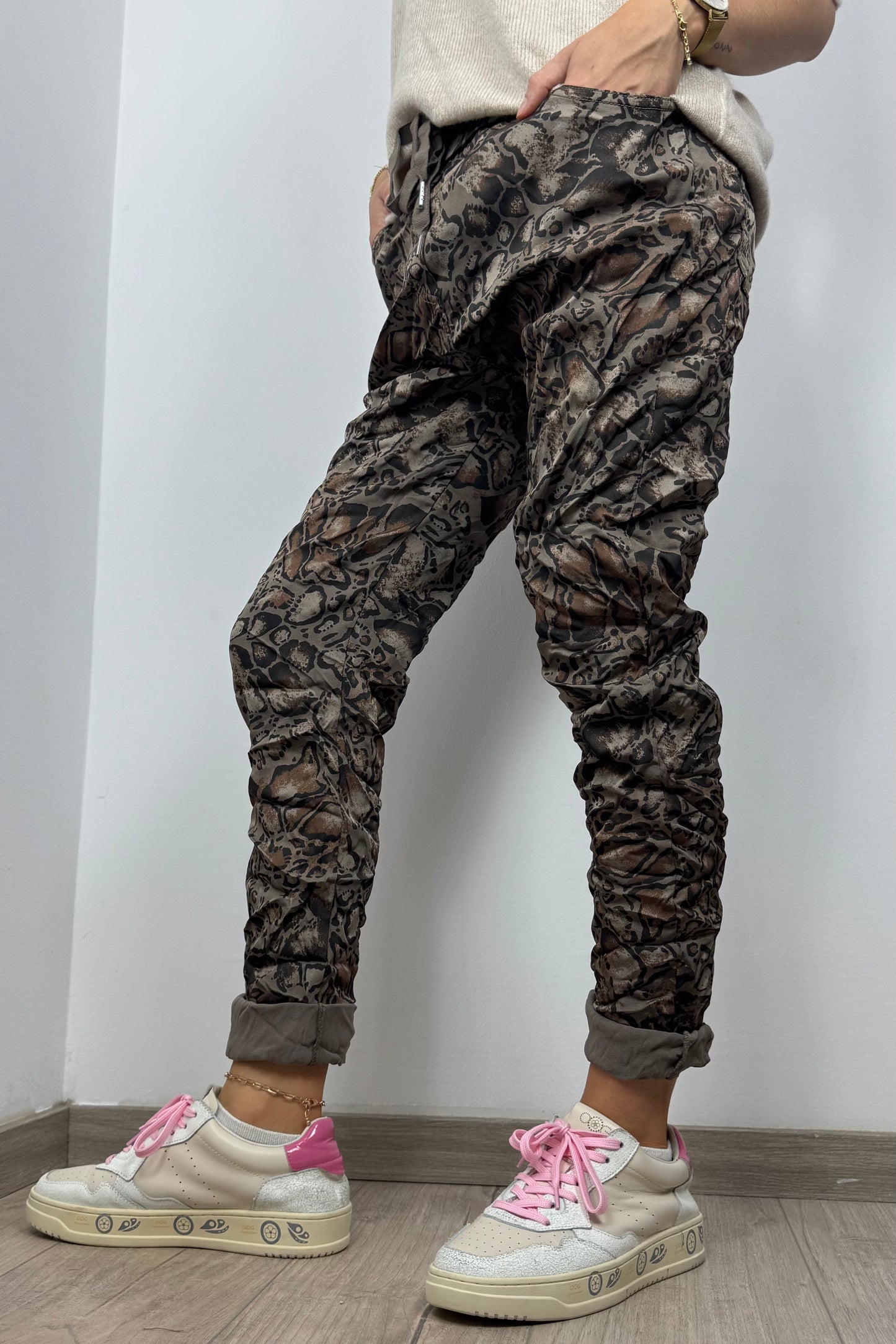 Damen Hose im Animal-Print mit elastischem Bund-Mud