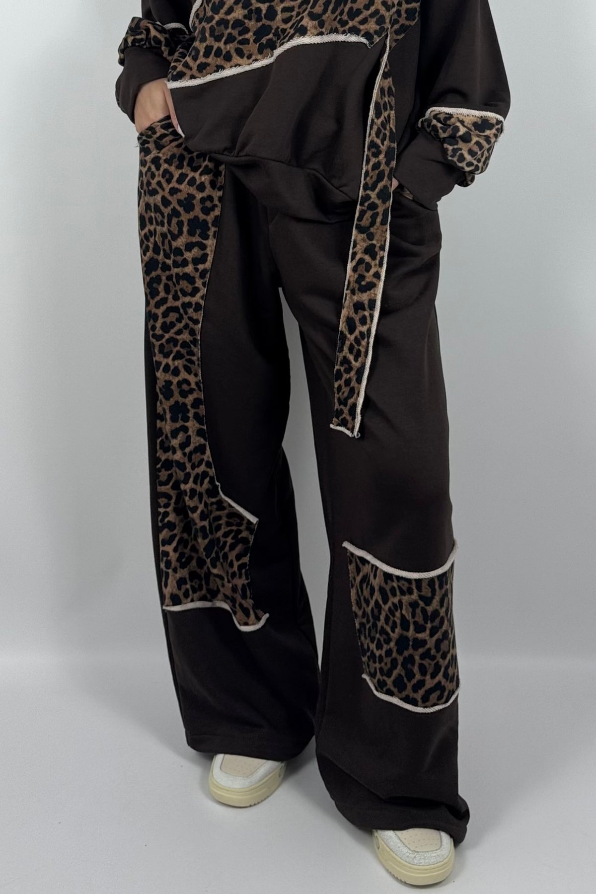 Damen Wide-Leg Hose mit Leo-Muster & Patchwork-Design – Schoko