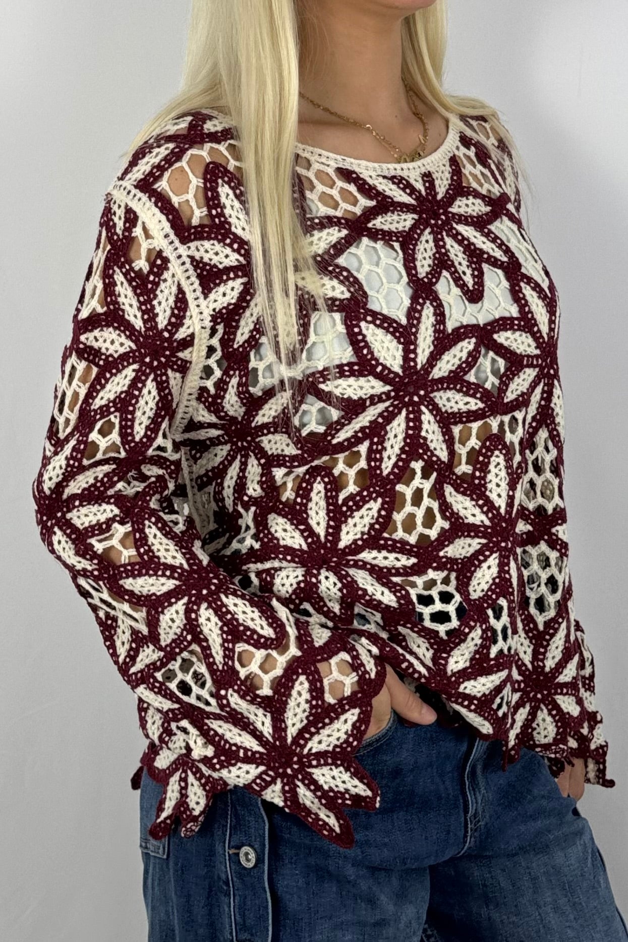 Gehäkeltes Oversize-Shirt mit Blumenmuster-Bordeaux