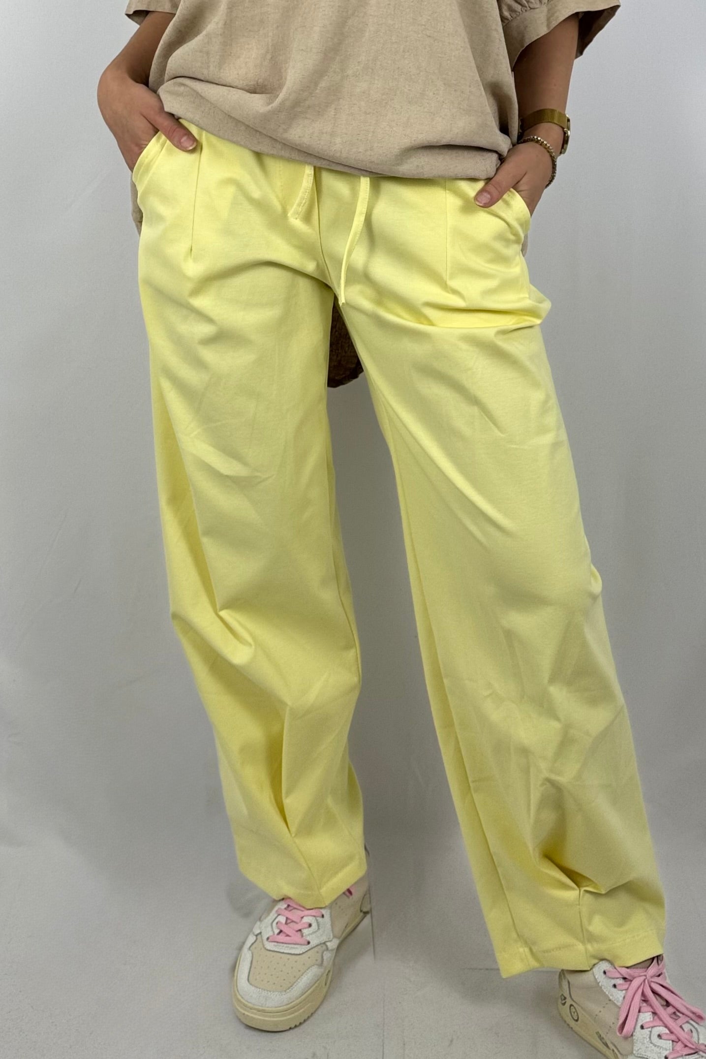 Paperbag-Hose in Rosa – Komfort trifft Eleganz-gelb