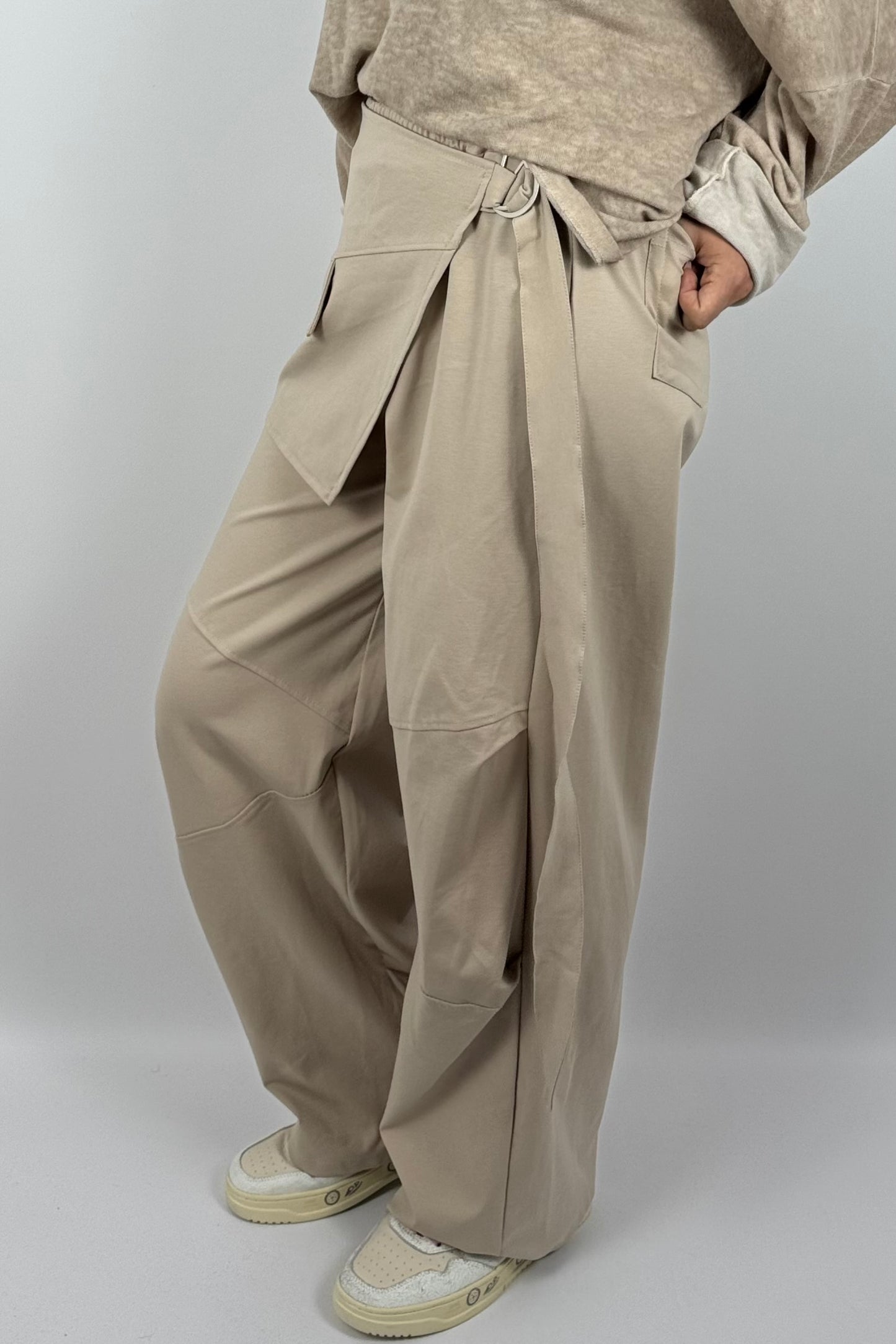 Lässige Hose mit Wickel-Detail & Schnalle-Beige