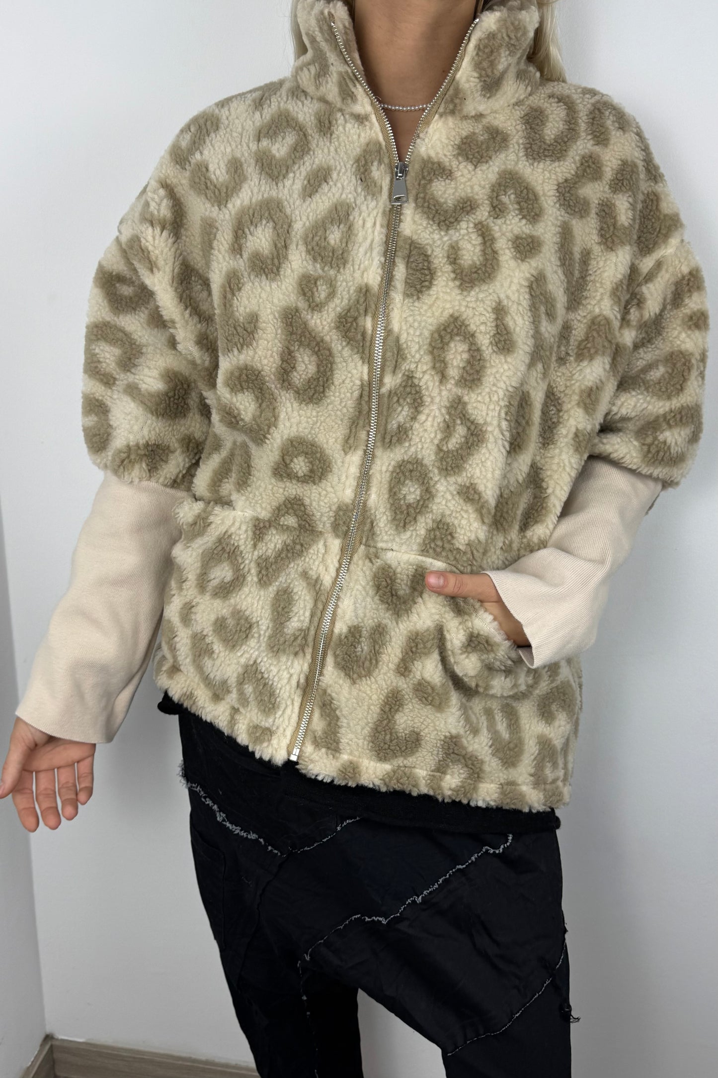 Oversize Teddy-Jacke mit Muster – Beige