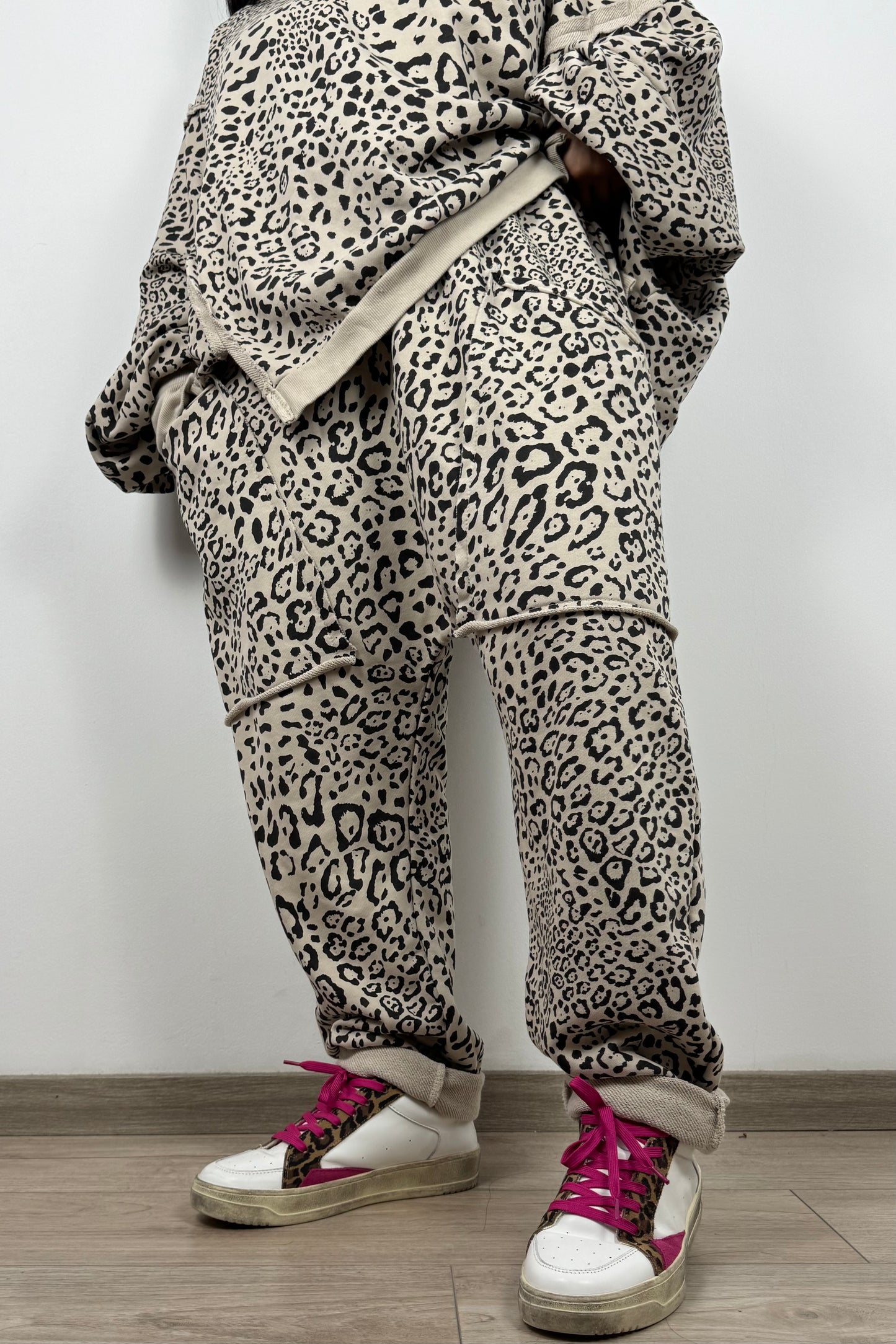 Sweathose mit Animalprint und Tunnelzugbund