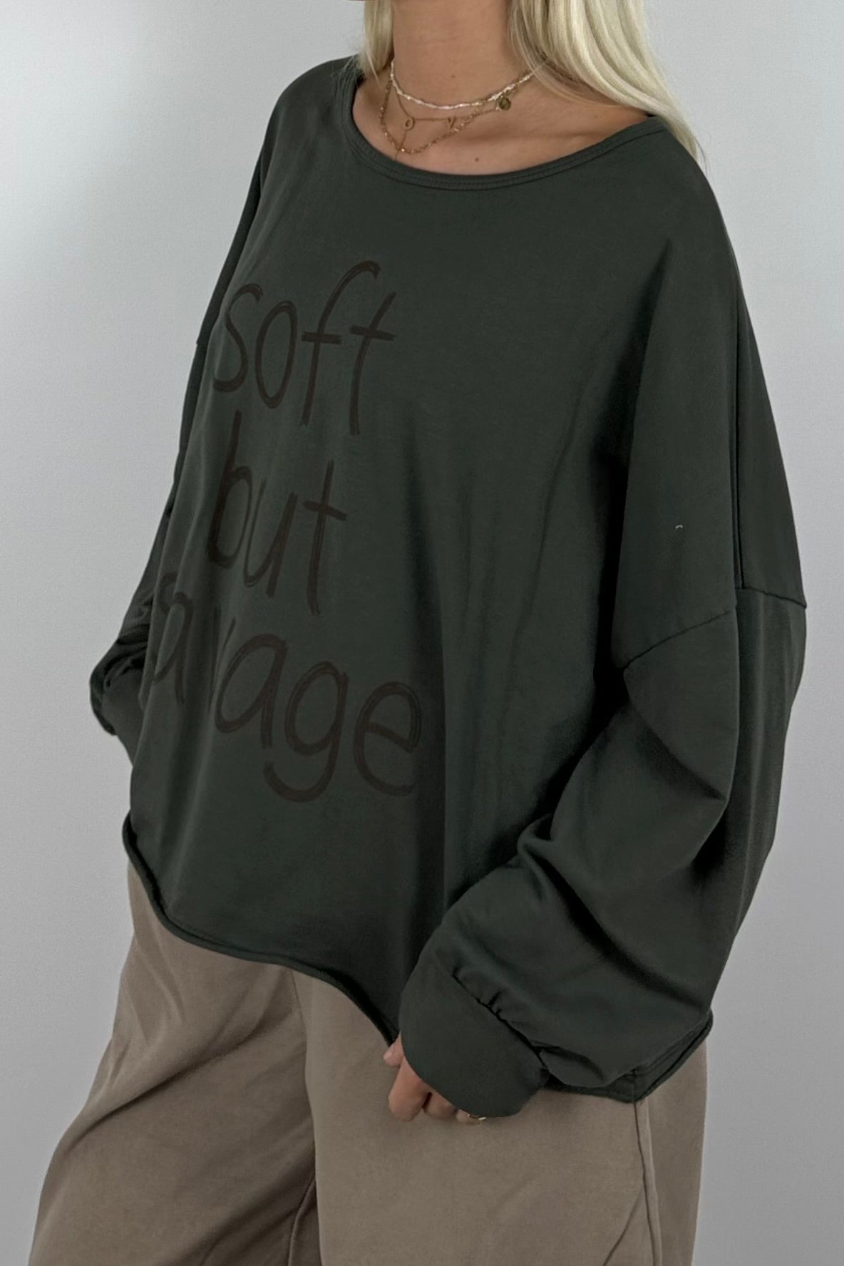 Oversize Shirt „Soft but Savage“ –Khaki