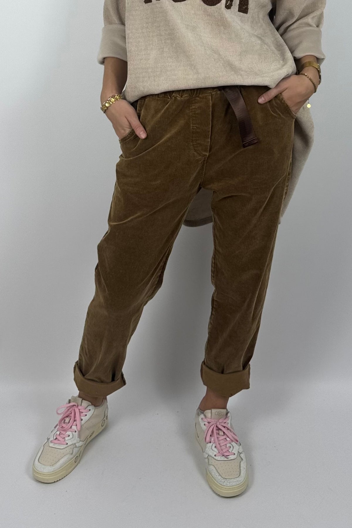 Damen Cordhose mit Gürtel – Kamel