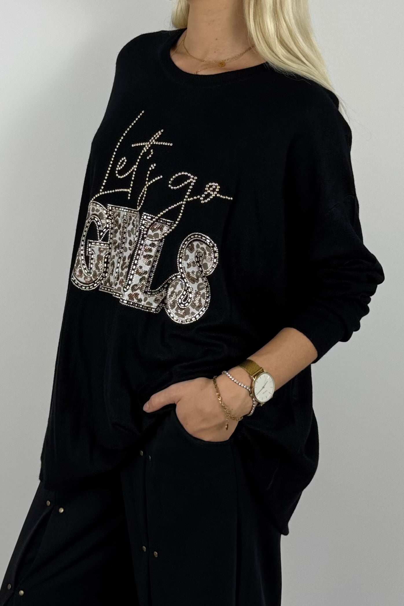 Damen Oversize Shirt „Let’s Go Girls“ mit Leo-Print & Glitzersteinen-Schwarz