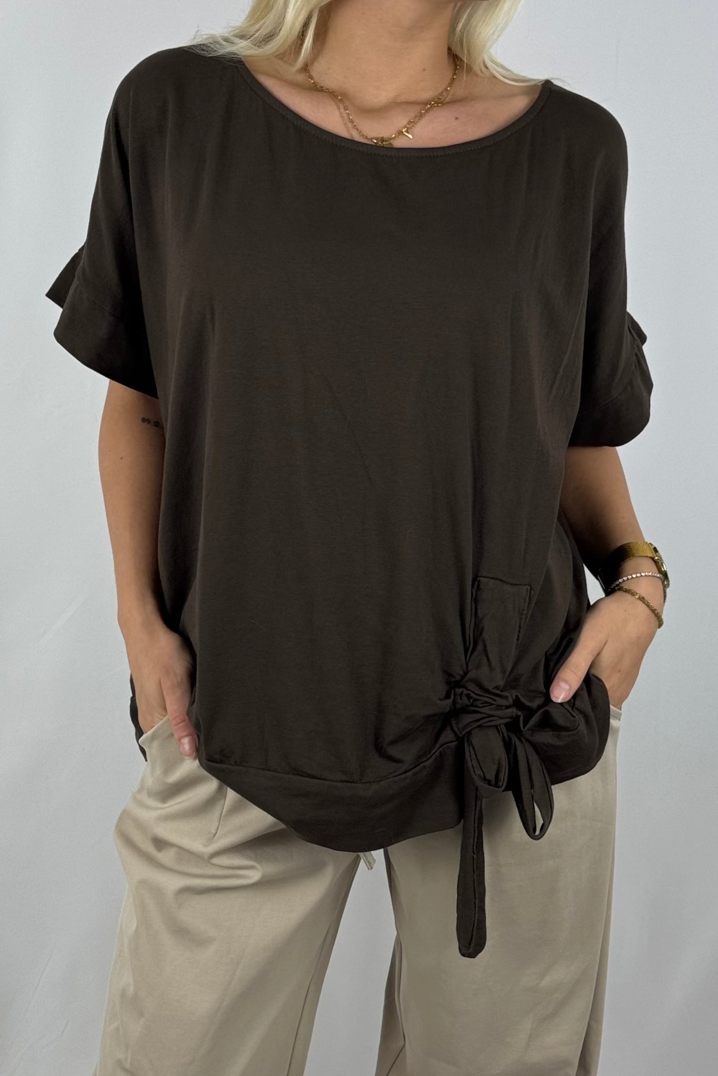 Shirt mit Raffdetail & Zierschnürung – lässig und modern-Schoko